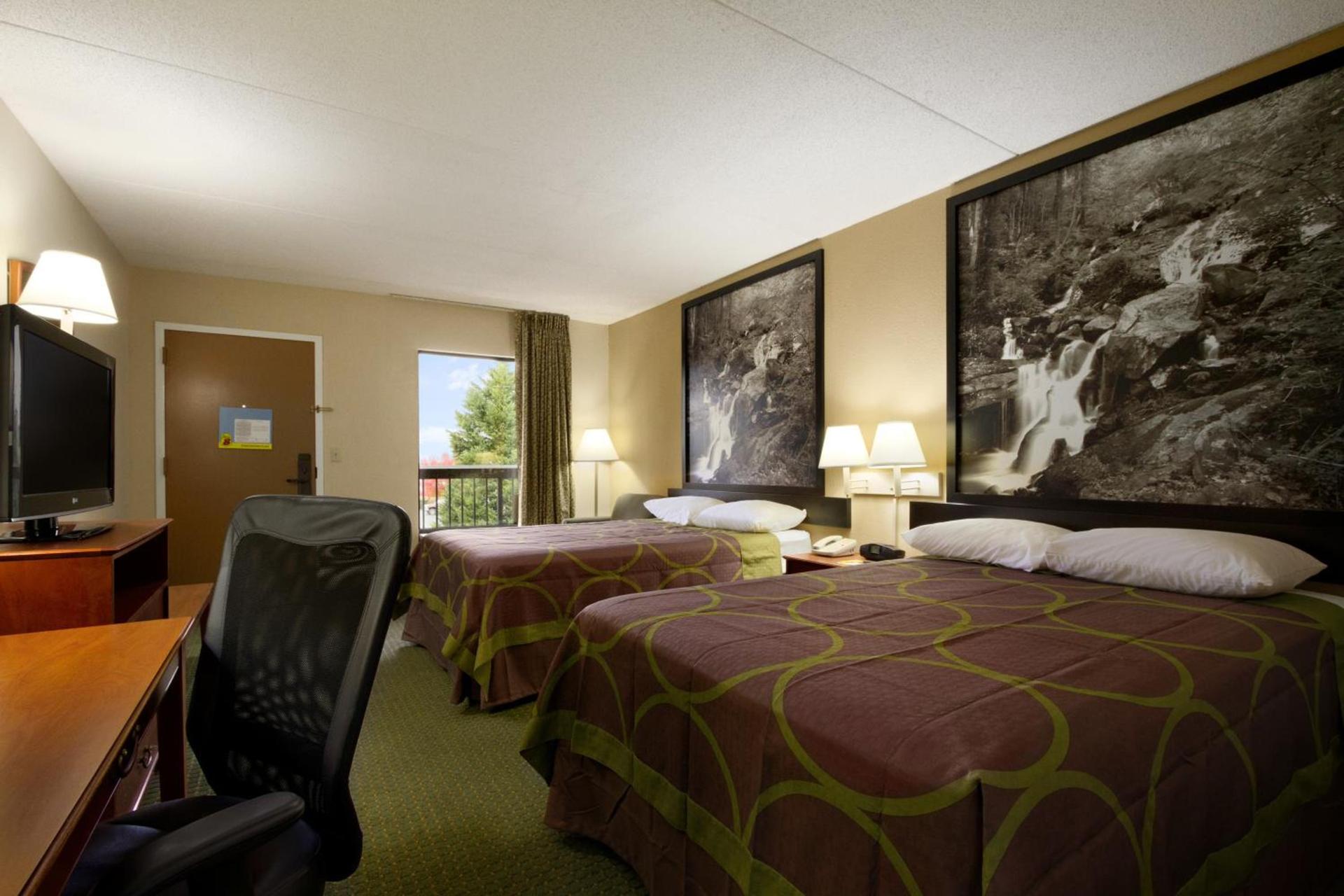 Super 8 by Wyndham Calhoun photo 19