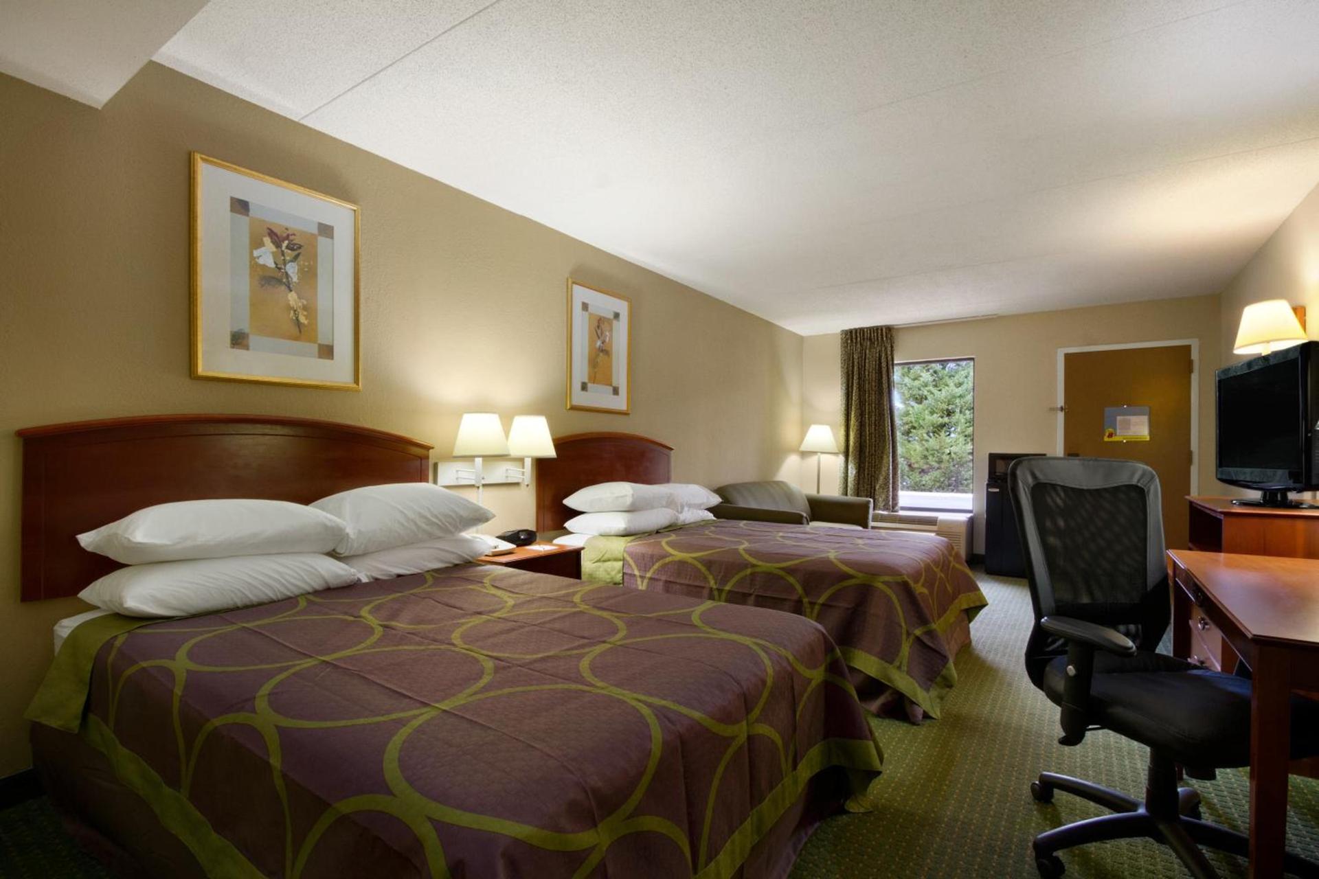 Super 8 by Wyndham Calhoun photo 15