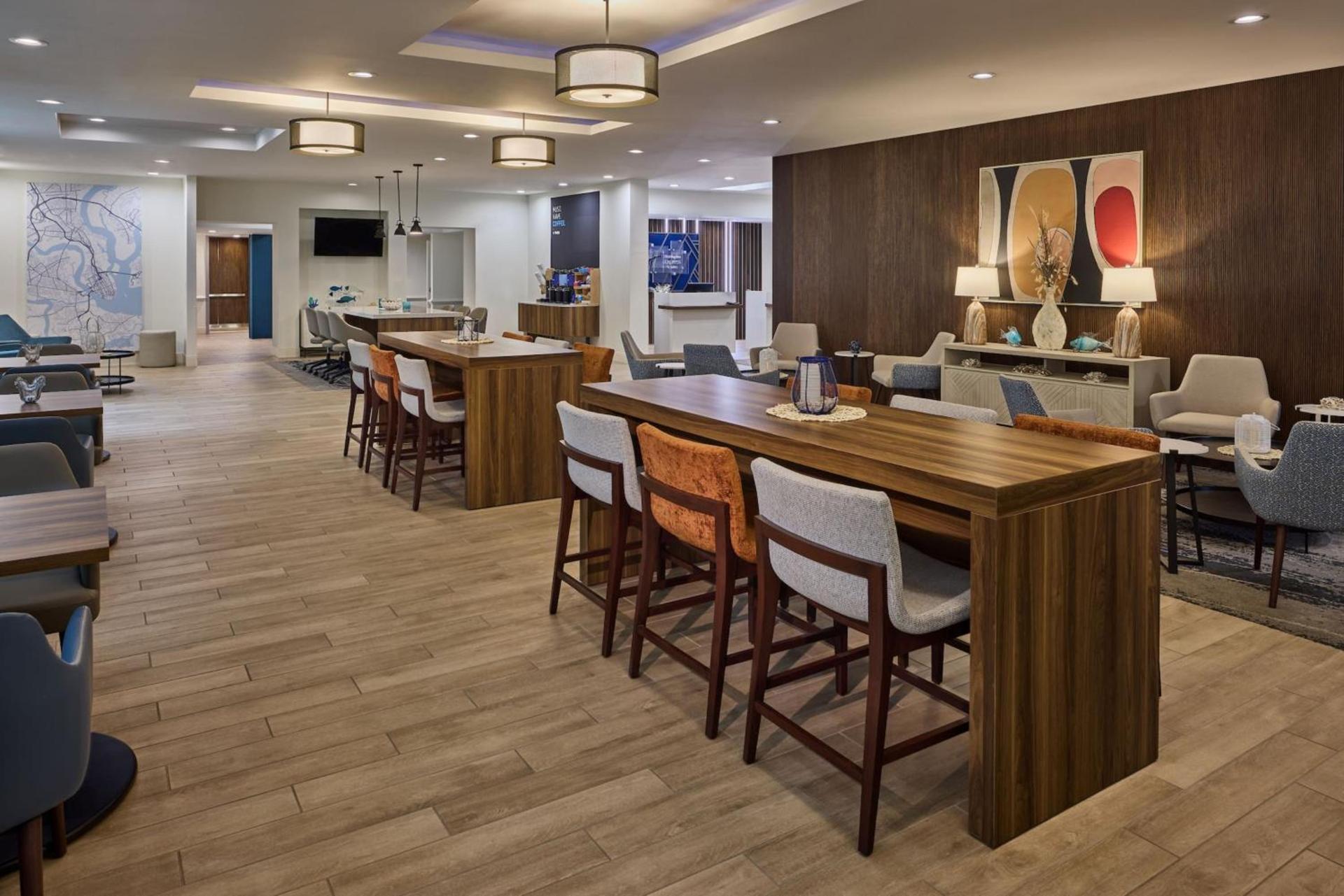 Holiday Inn Express & Suites Charleston DWTN - Medical CTR by IHG photo 38