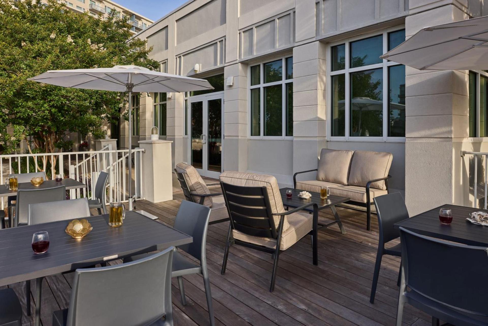 Holiday Inn Express & Suites Charleston DWTN - Medical CTR by IHG photo 40