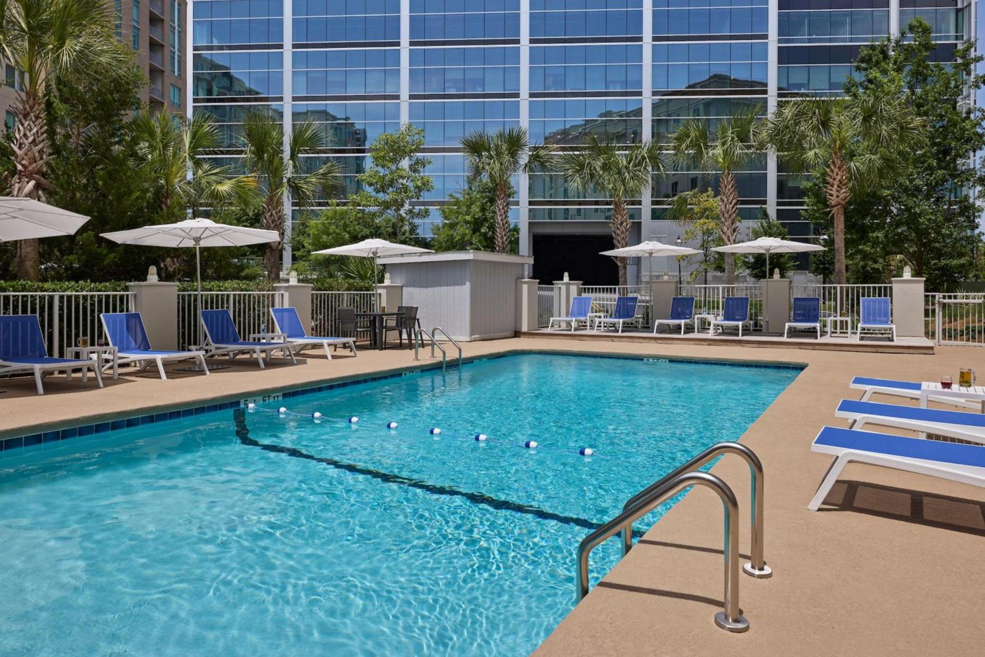 Holiday Inn Express & Suites Charleston DWTN - Medical CTR by IHG photo 42