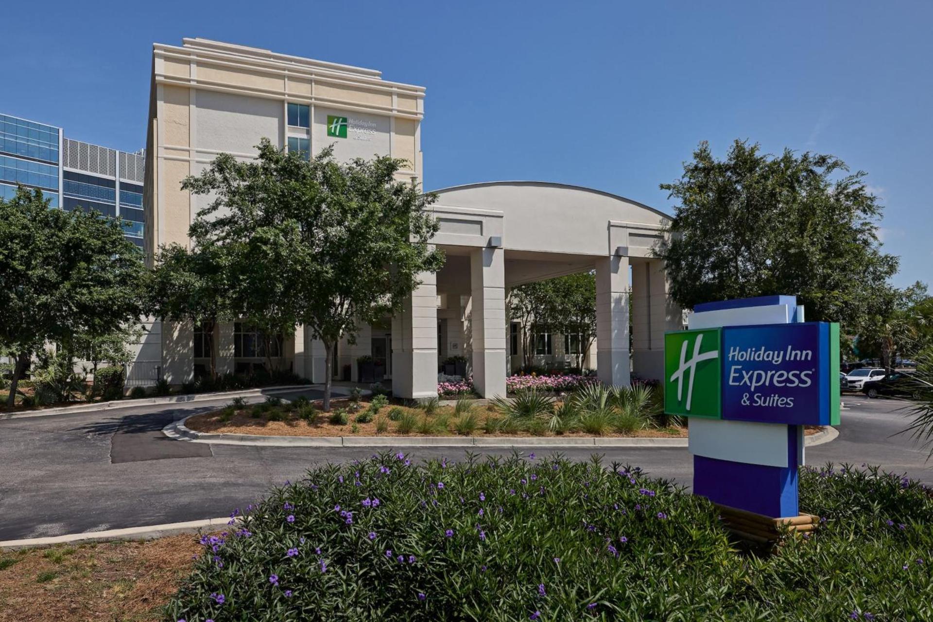 Holiday Inn Express & Suites Charleston DWTN - Medical CTR by IHG photo 47
