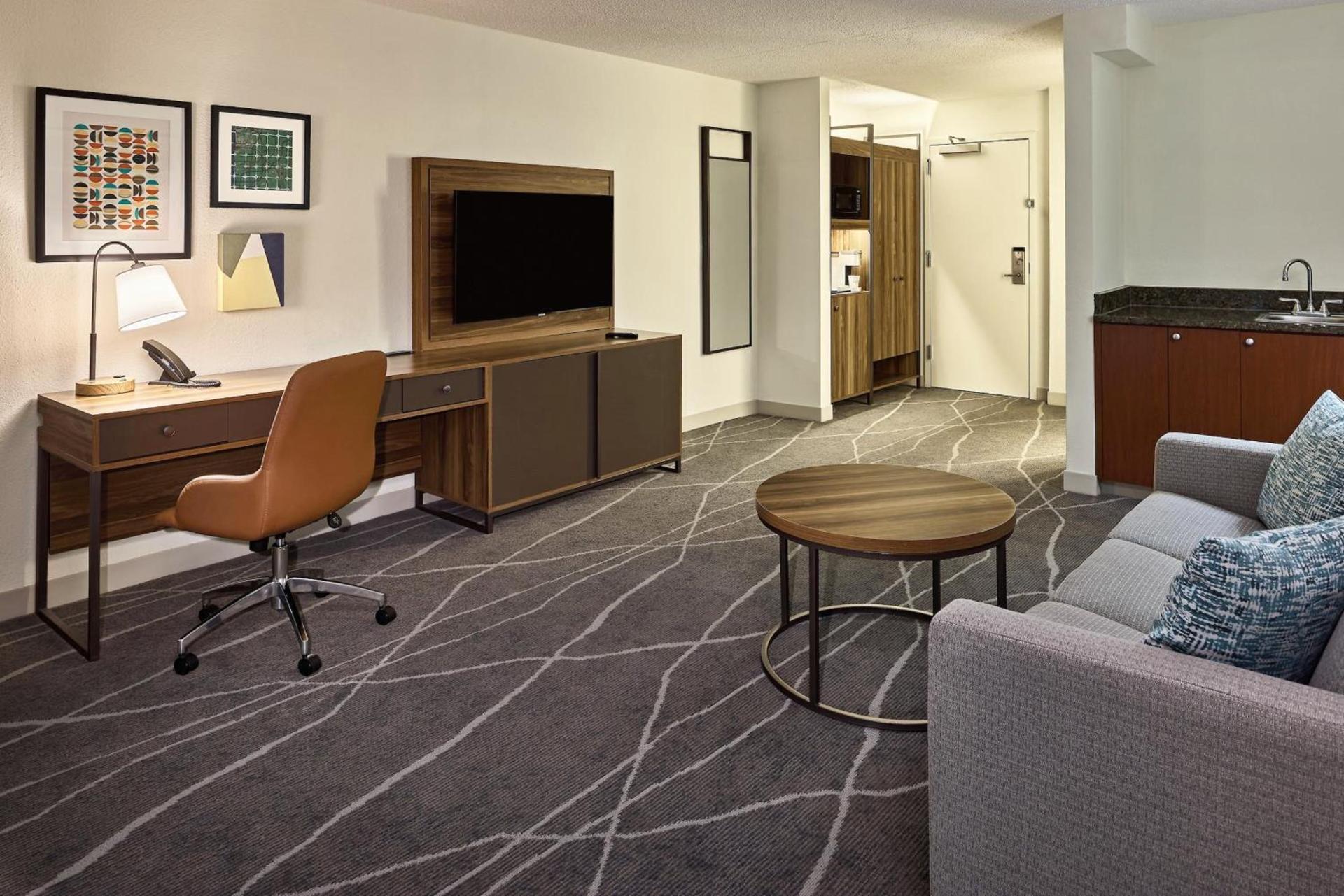 Holiday Inn Express & Suites Charleston DWTN - Medical CTR by IHG photo 46