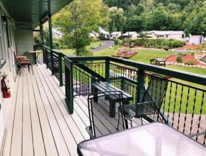 Adirondack Sunrise Lodge photo 32