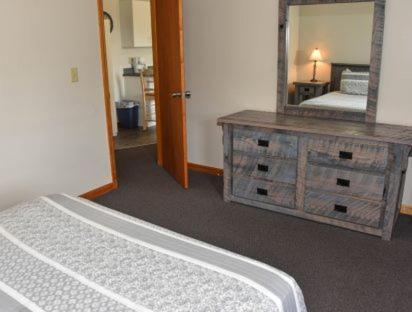 Adirondack Sunrise Lodge photo 66