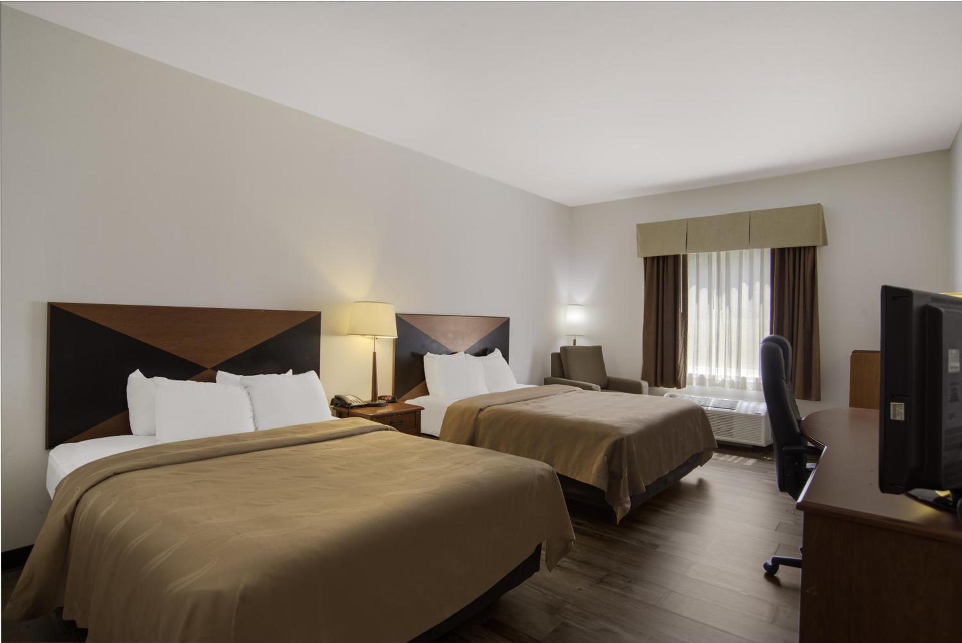 Quality Inn & Suites Chambersburg Northeast photo 42