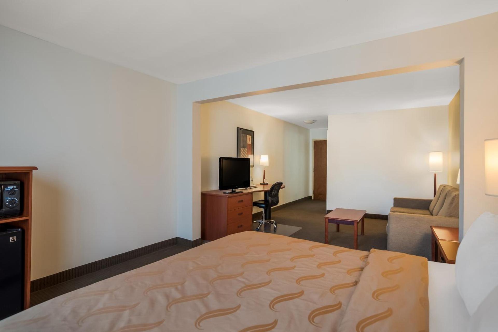 Quality Inn & Suites Chambersburg Northeast photo 44