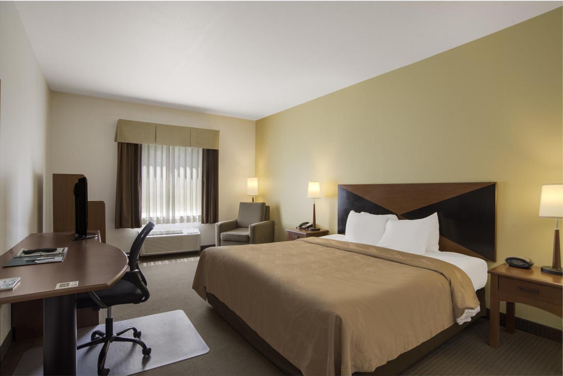 Quality Inn & Suites Chambersburg Northeast photo 55