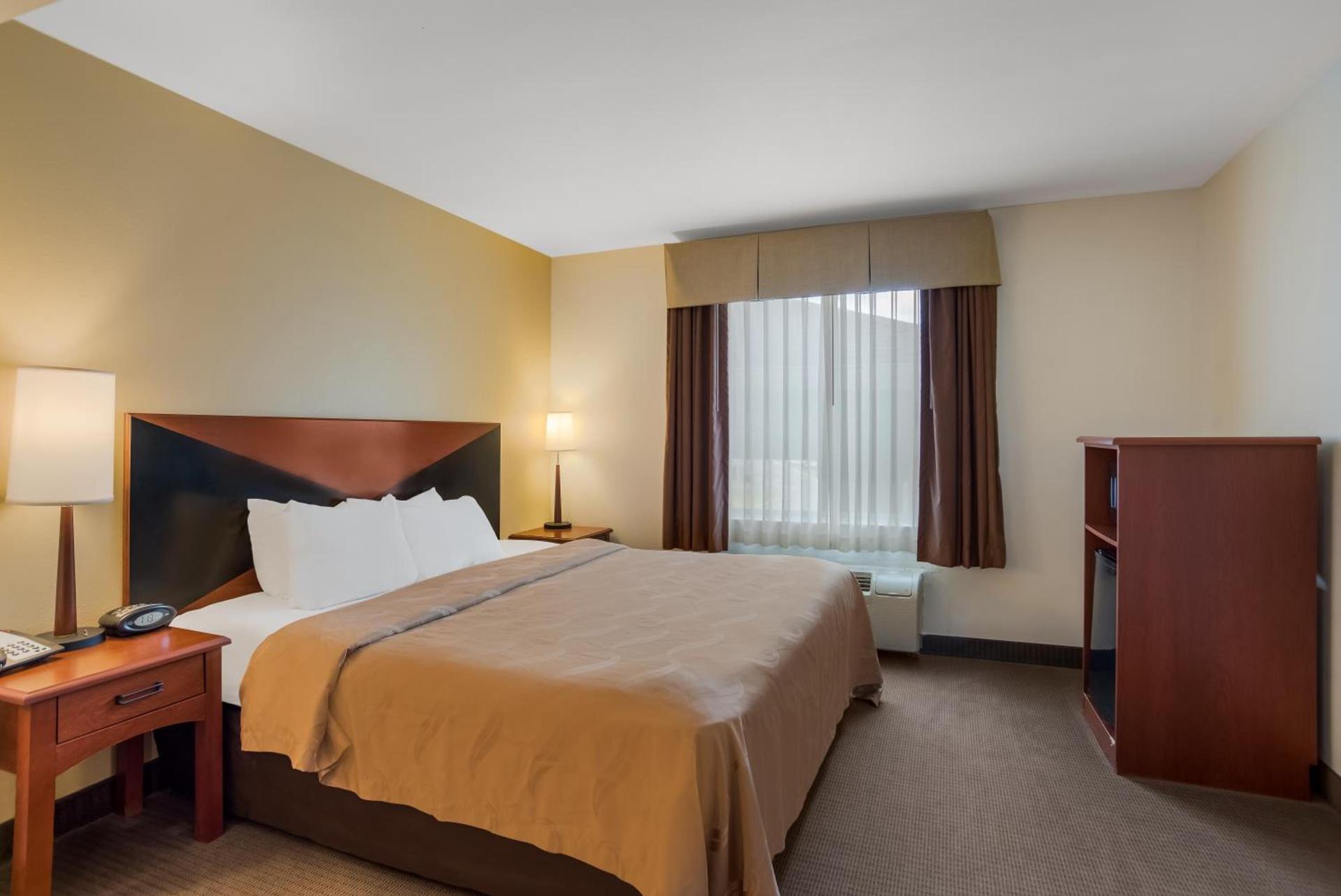 Quality Inn & Suites Chambersburg Northeast photo 48