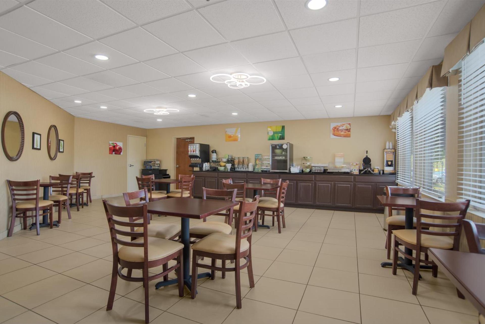 Quality Inn & Suites Chambersburg Northeast photo 46