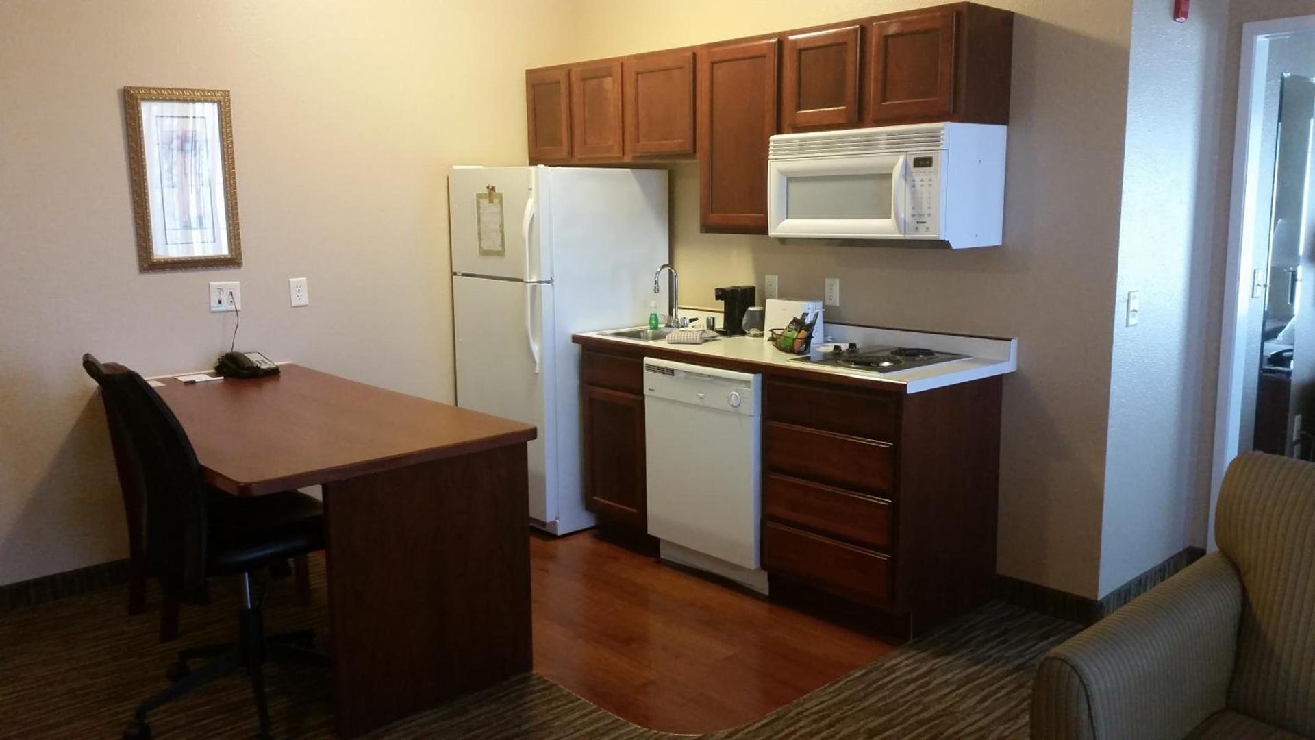 GrandStay Residential Suites Hotel - Eau Claire photo 37