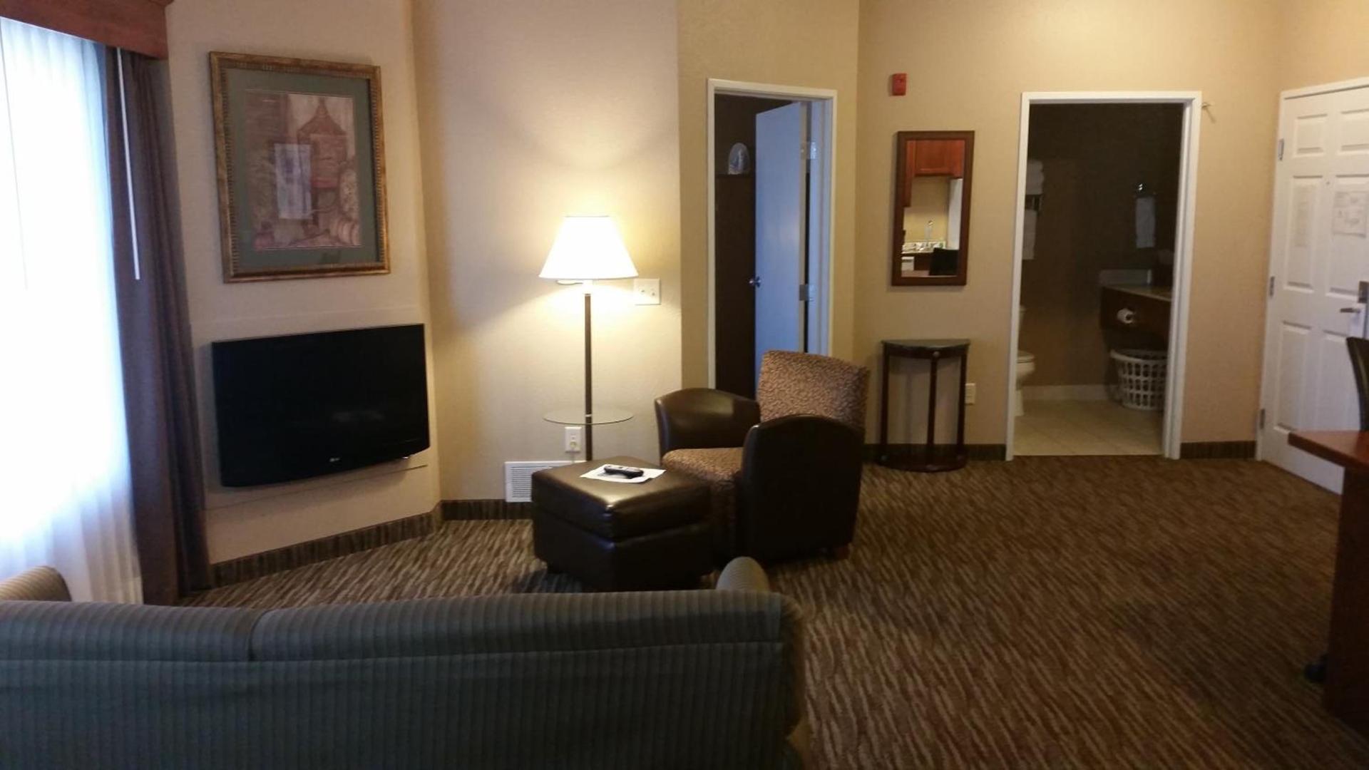 GrandStay Residential Suites Hotel - Eau Claire photo 38