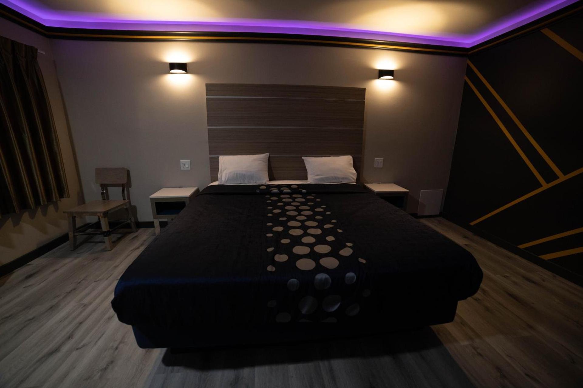 Artesia Motor Inn photo 5