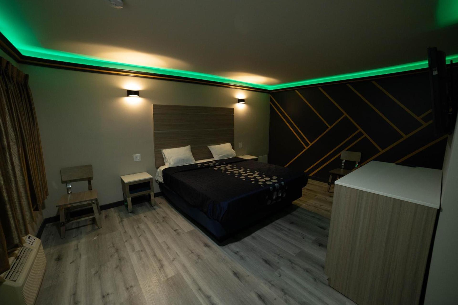 Artesia Motor Inn photo 15