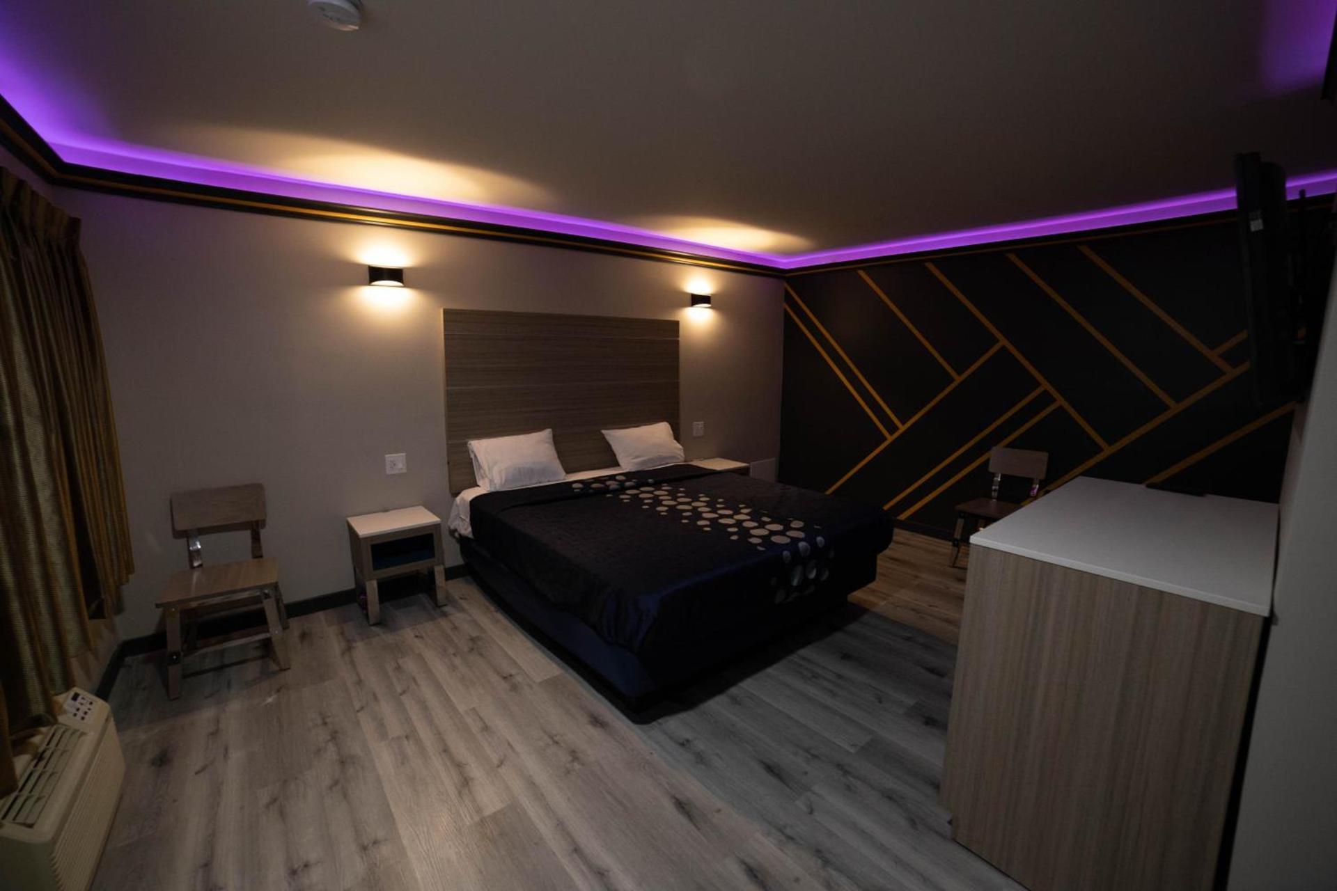 Artesia Motor Inn photo 3