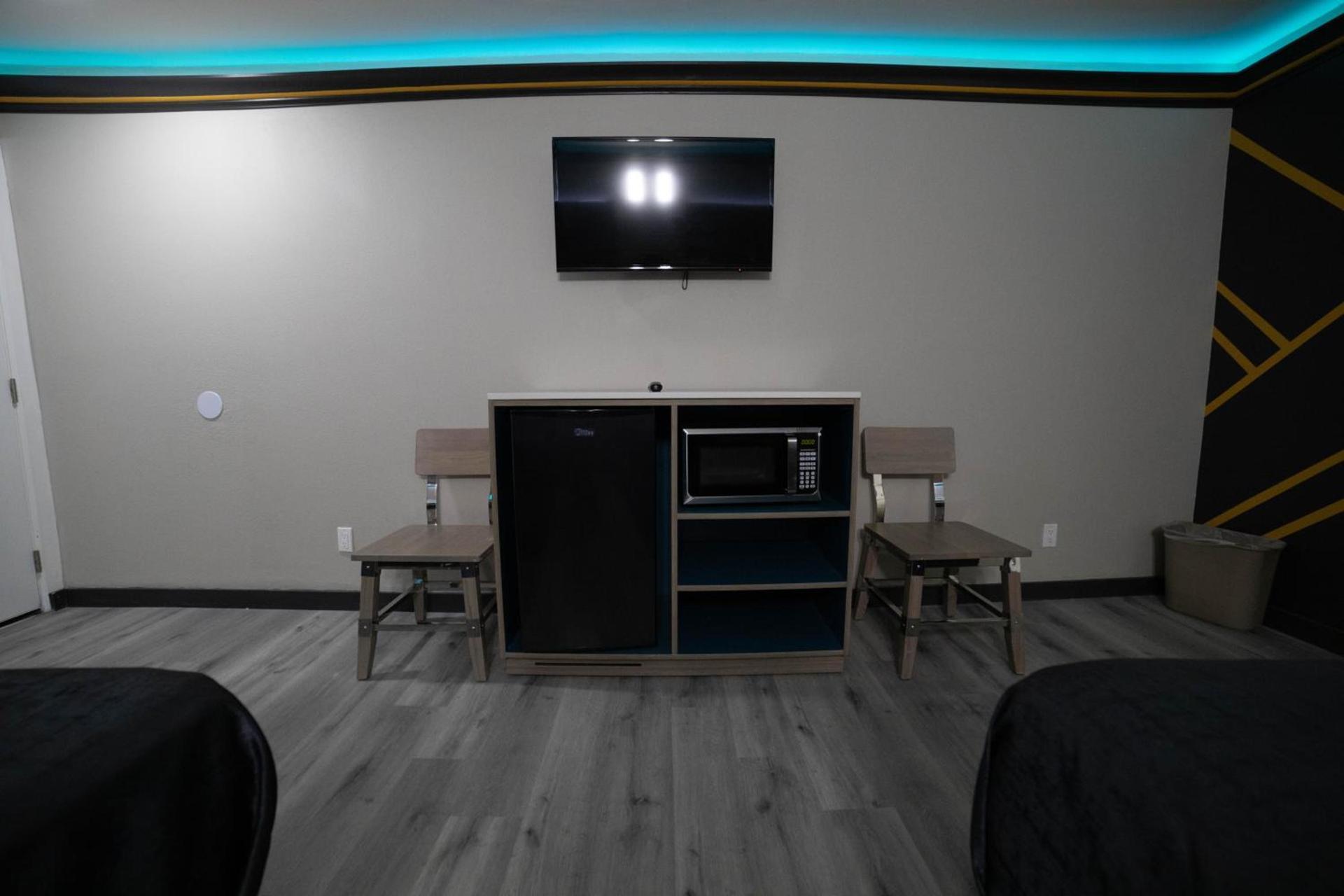 Artesia Motor Inn photo 6