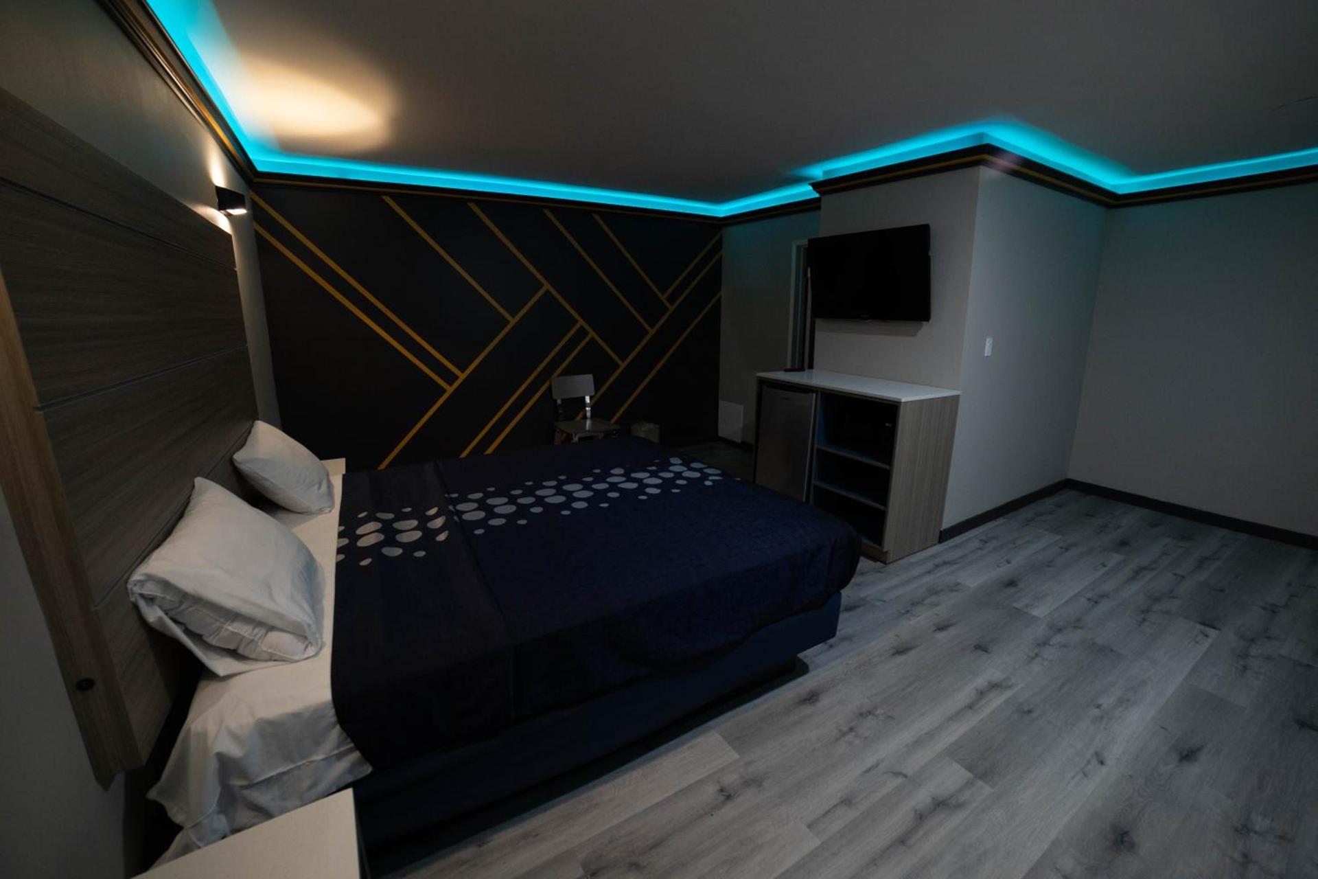 Artesia Motor Inn photo 10