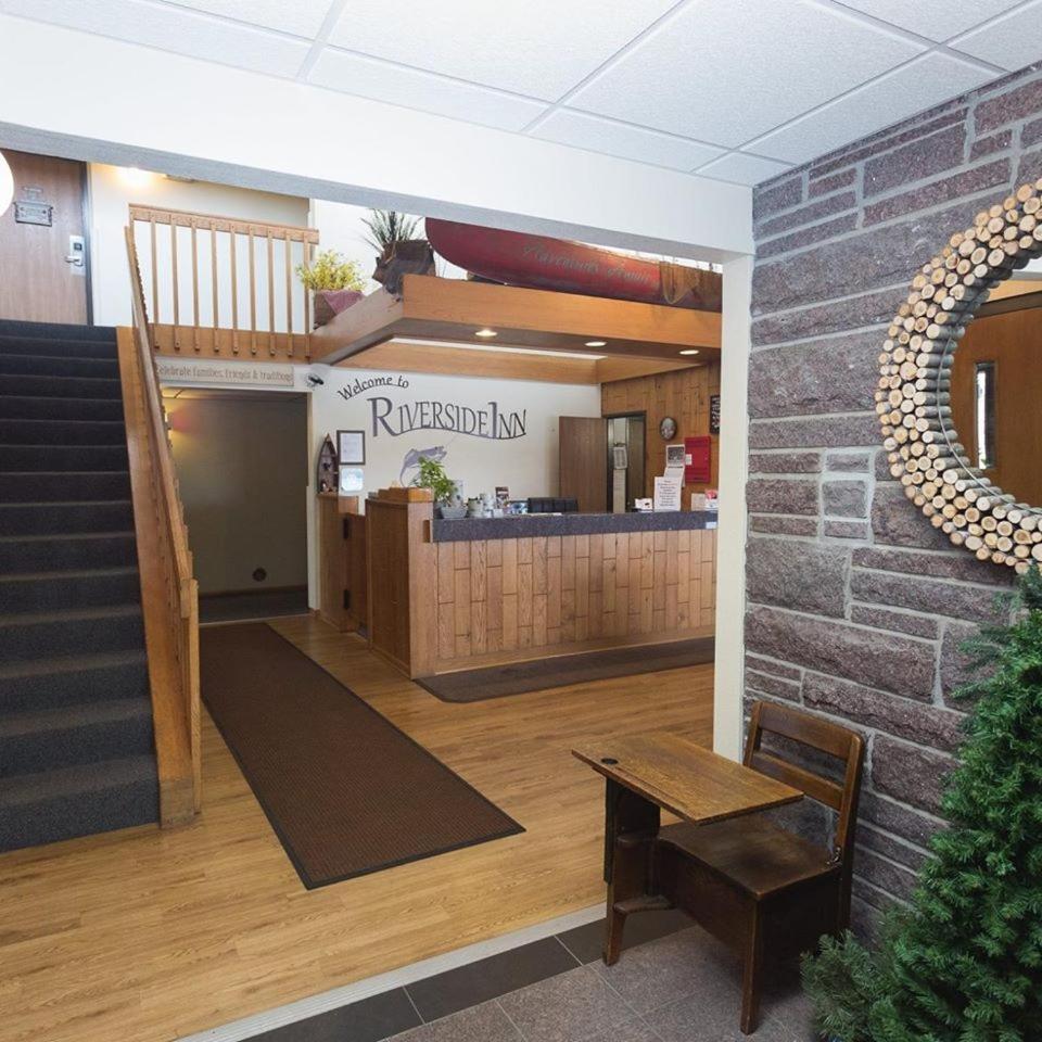 Riverside Inn photo 2