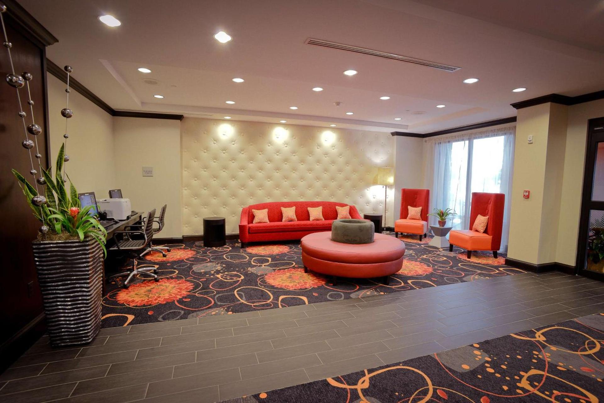 Hampton Inn & Suites Albany at Albany Mall photo 13
