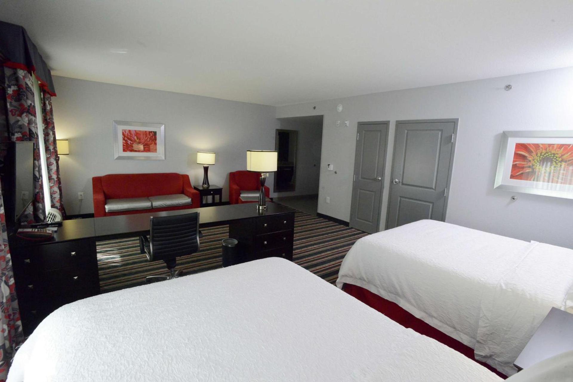 Hampton Inn & Suites Albany at Albany Mall photo 18