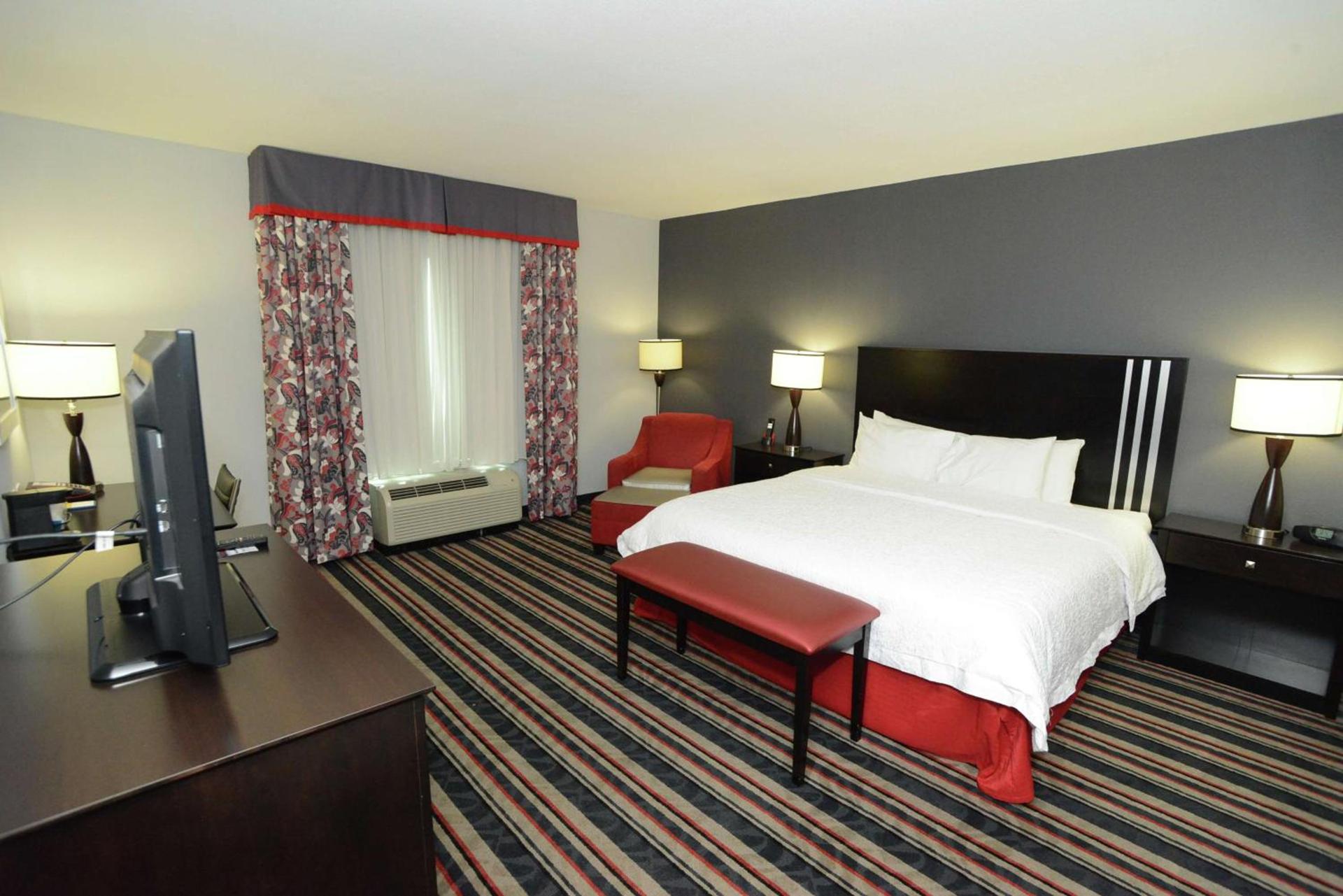 Hampton Inn & Suites Albany at Albany Mall photo 28