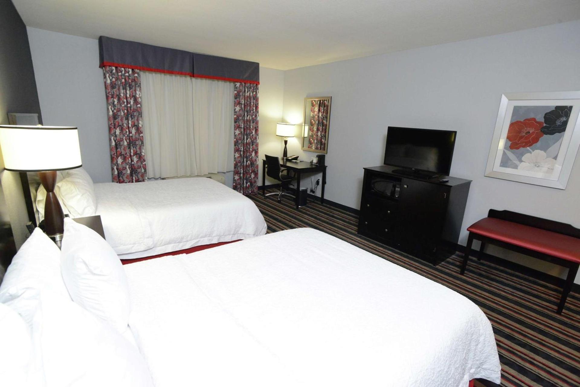 Hampton Inn & Suites Albany at Albany Mall photo 32