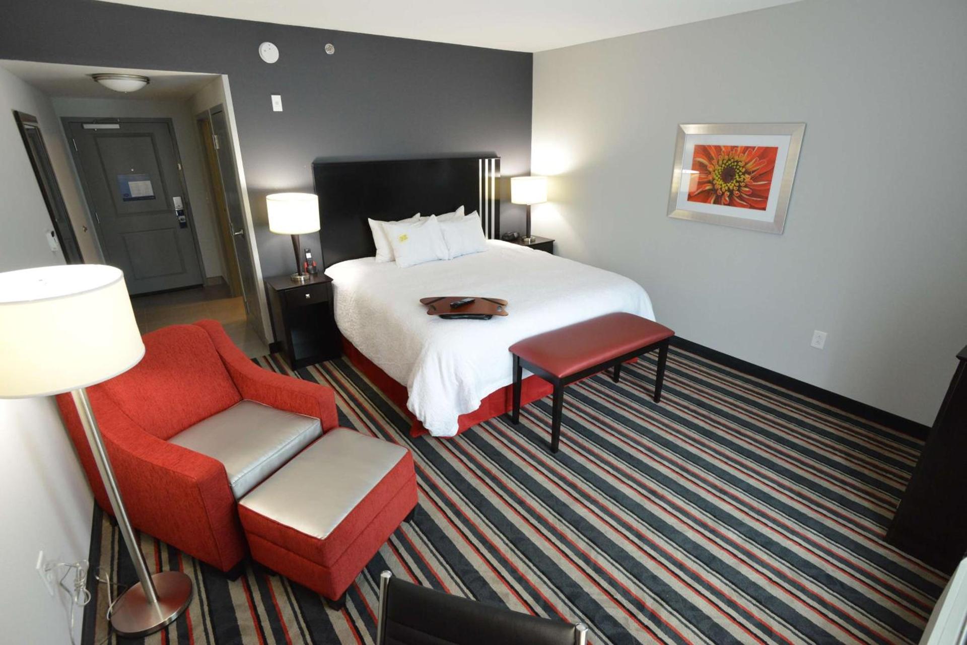 Hampton Inn & Suites Albany at Albany Mall photo 17
