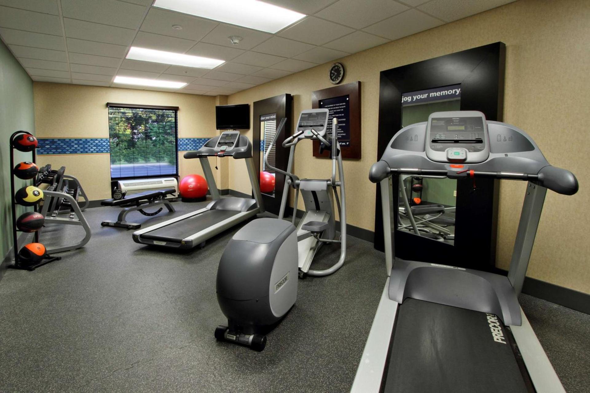 Hampton Inn & Suites Alexandria photo 12