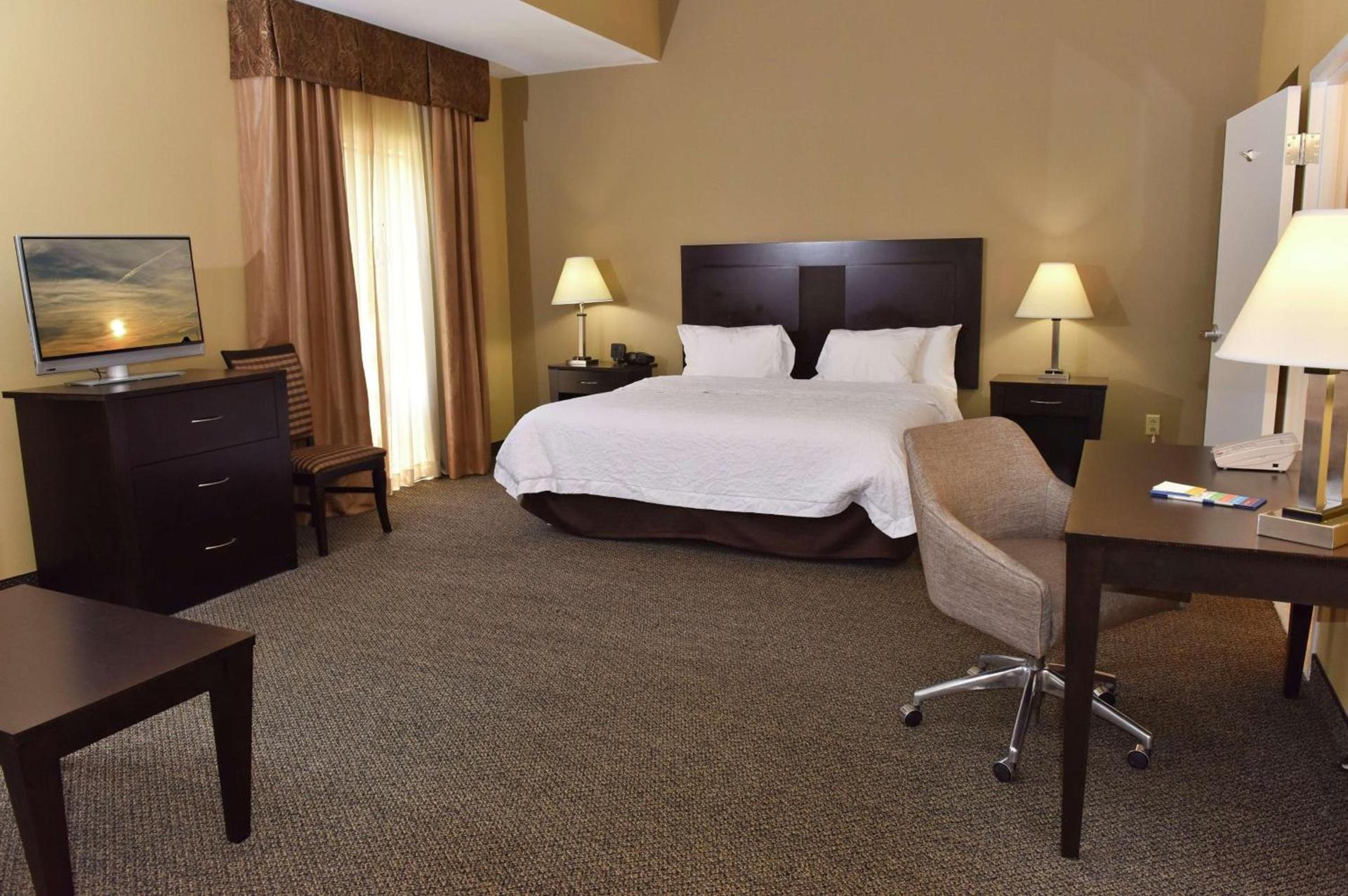 Hampton Inn & Suites Alexandria photo 15