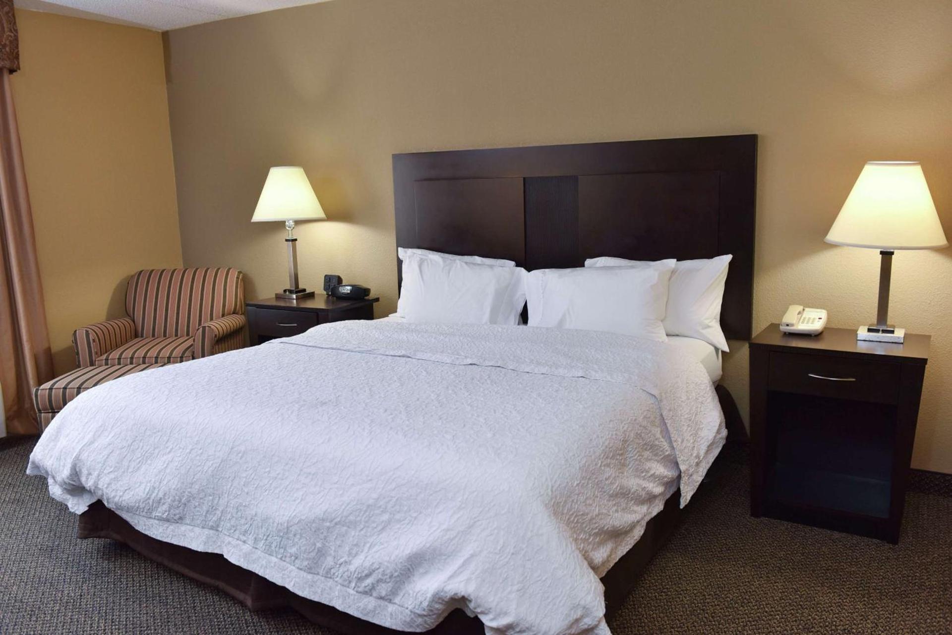 Hampton Inn & Suites Alexandria photo 20