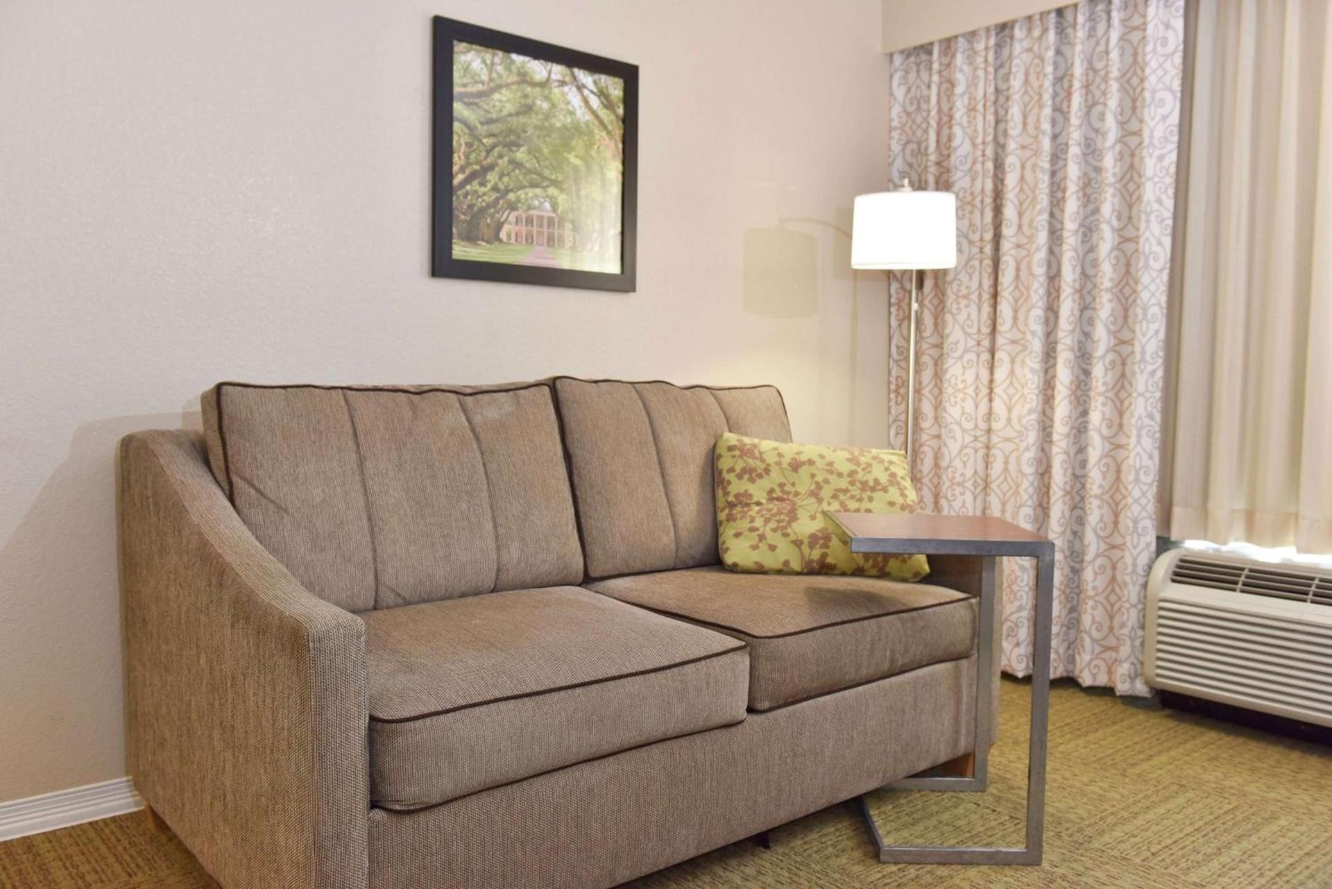 Hampton Inn & Suites Alexandria photo 33