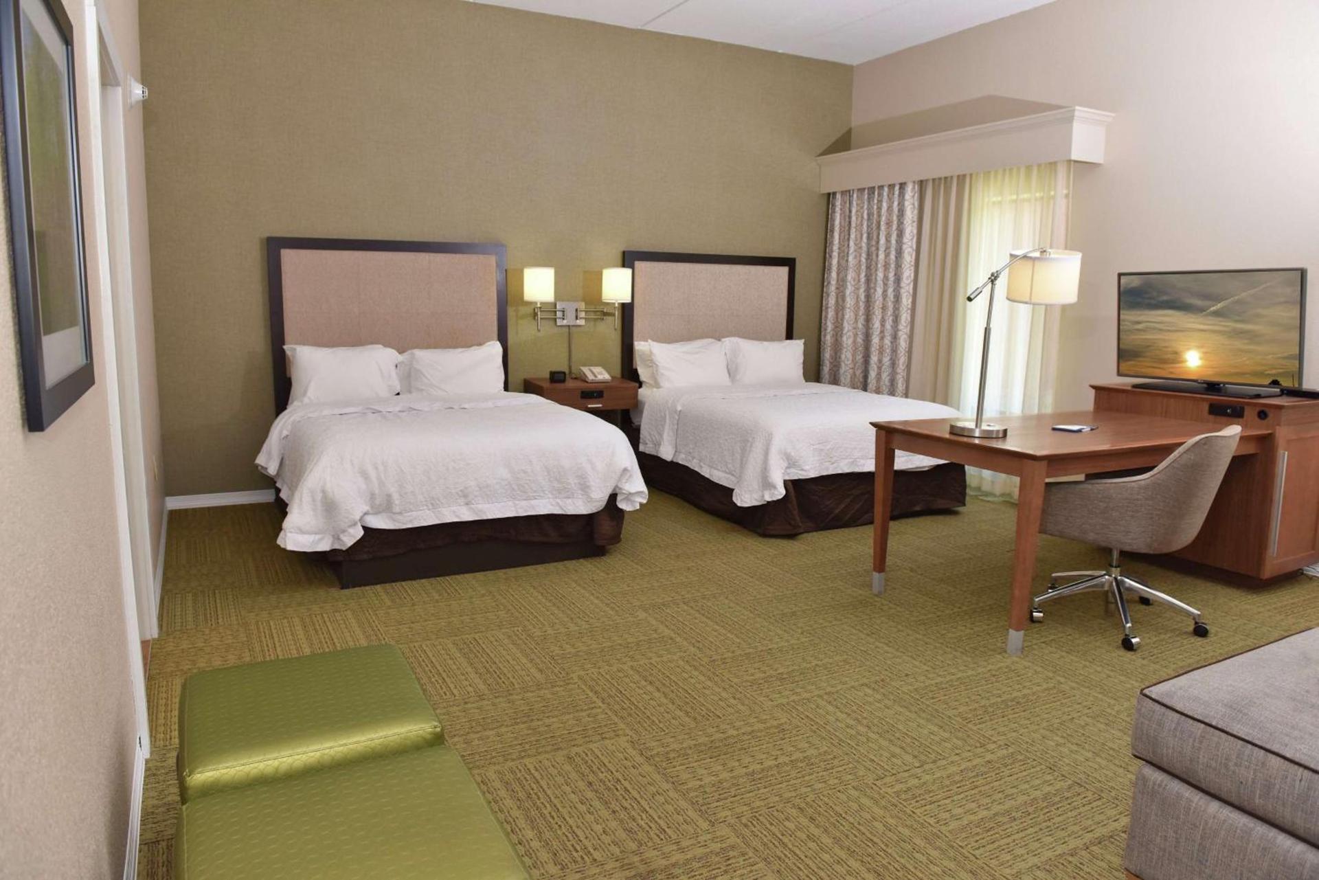 Hampton Inn & Suites Alexandria photo 39