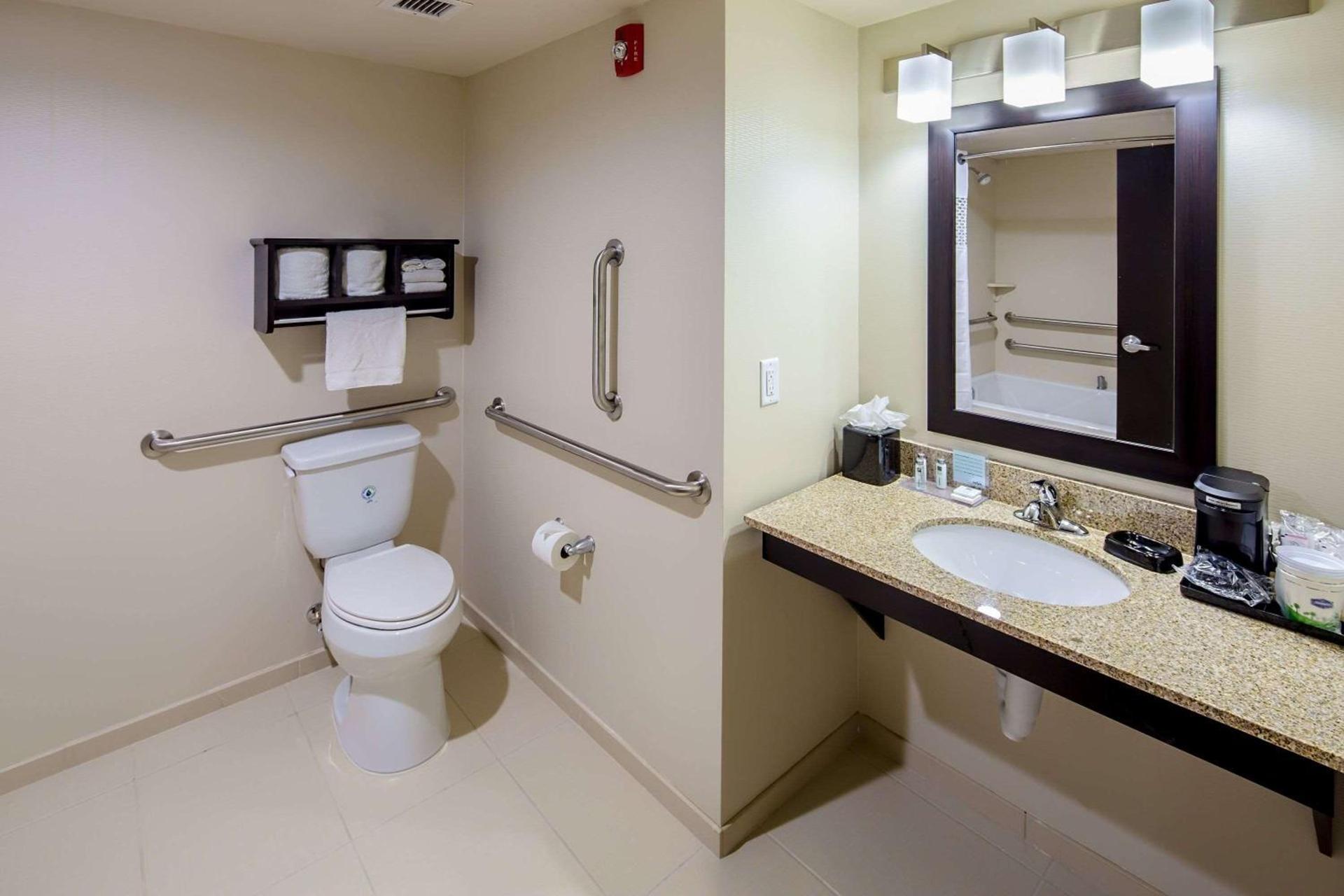 Hampton Inn Augusta Fort Eisenhower photo 19