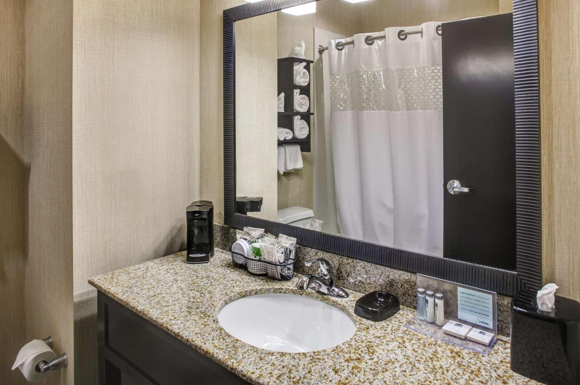 Hampton Inn Thomson photo 27