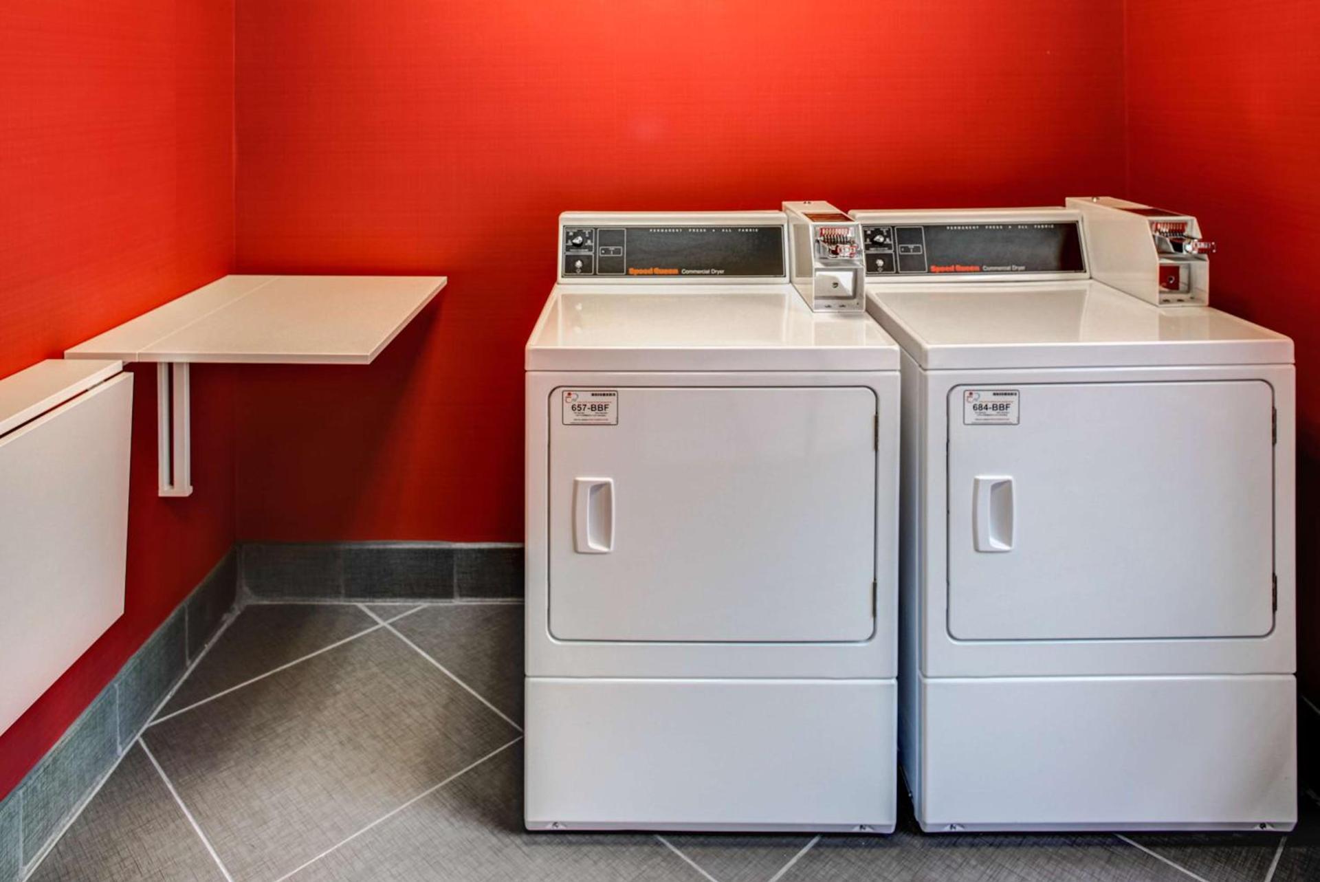 Hampton Inn Thomson photo 31