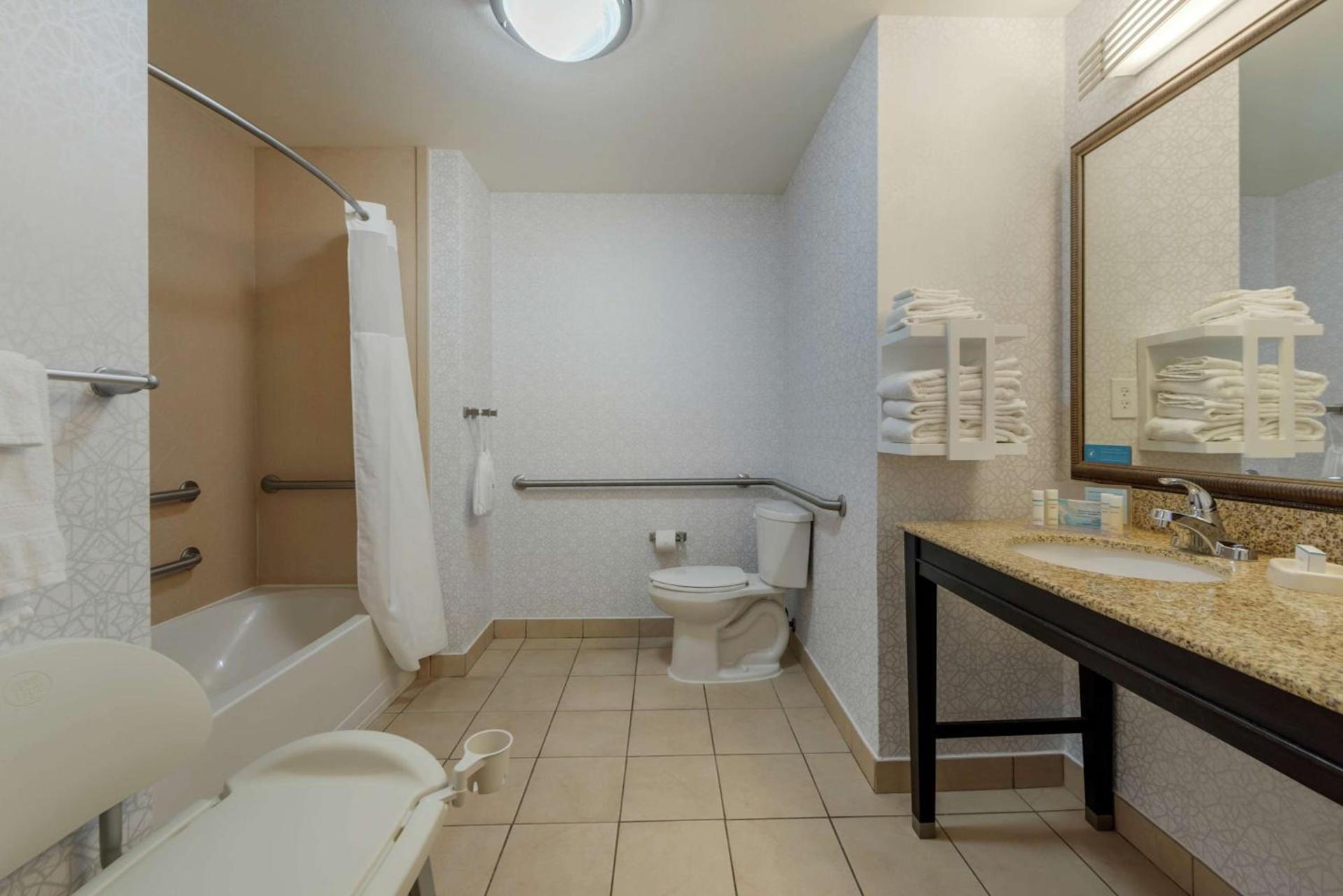 Hampton Inn Alamosa photo 24