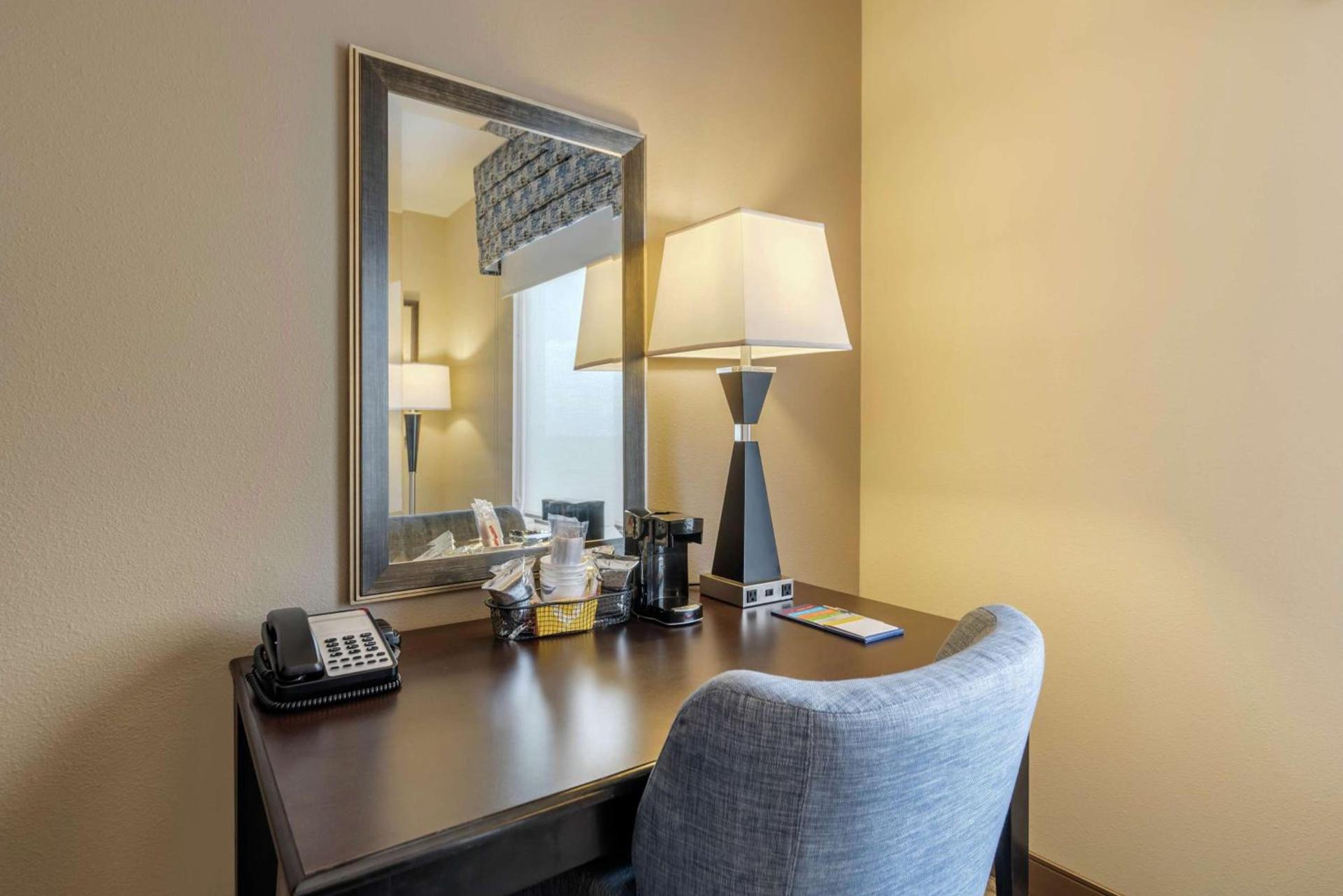 Hampton Inn Alamosa photo 34