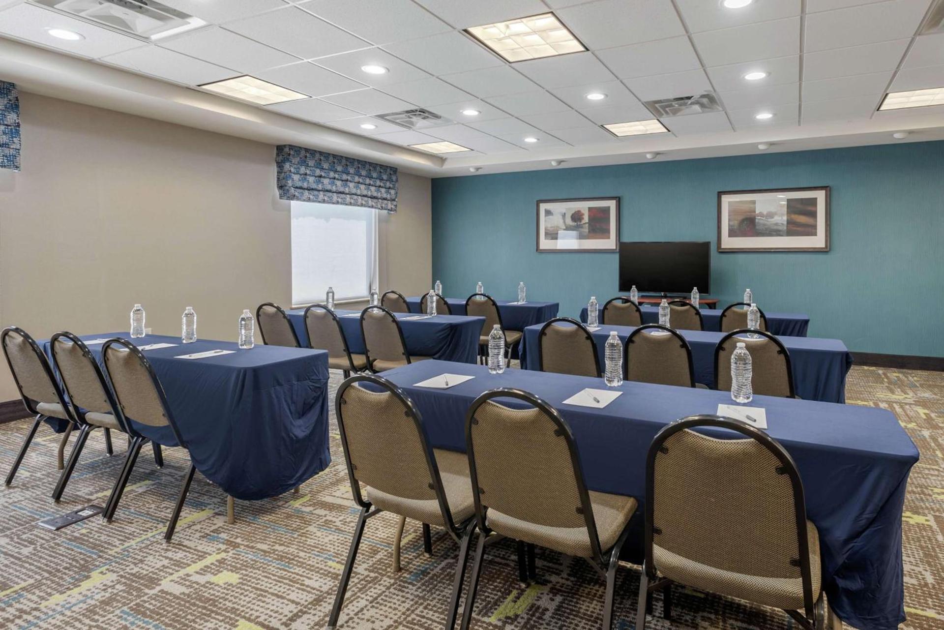 Hampton Inn Alamosa photo 40