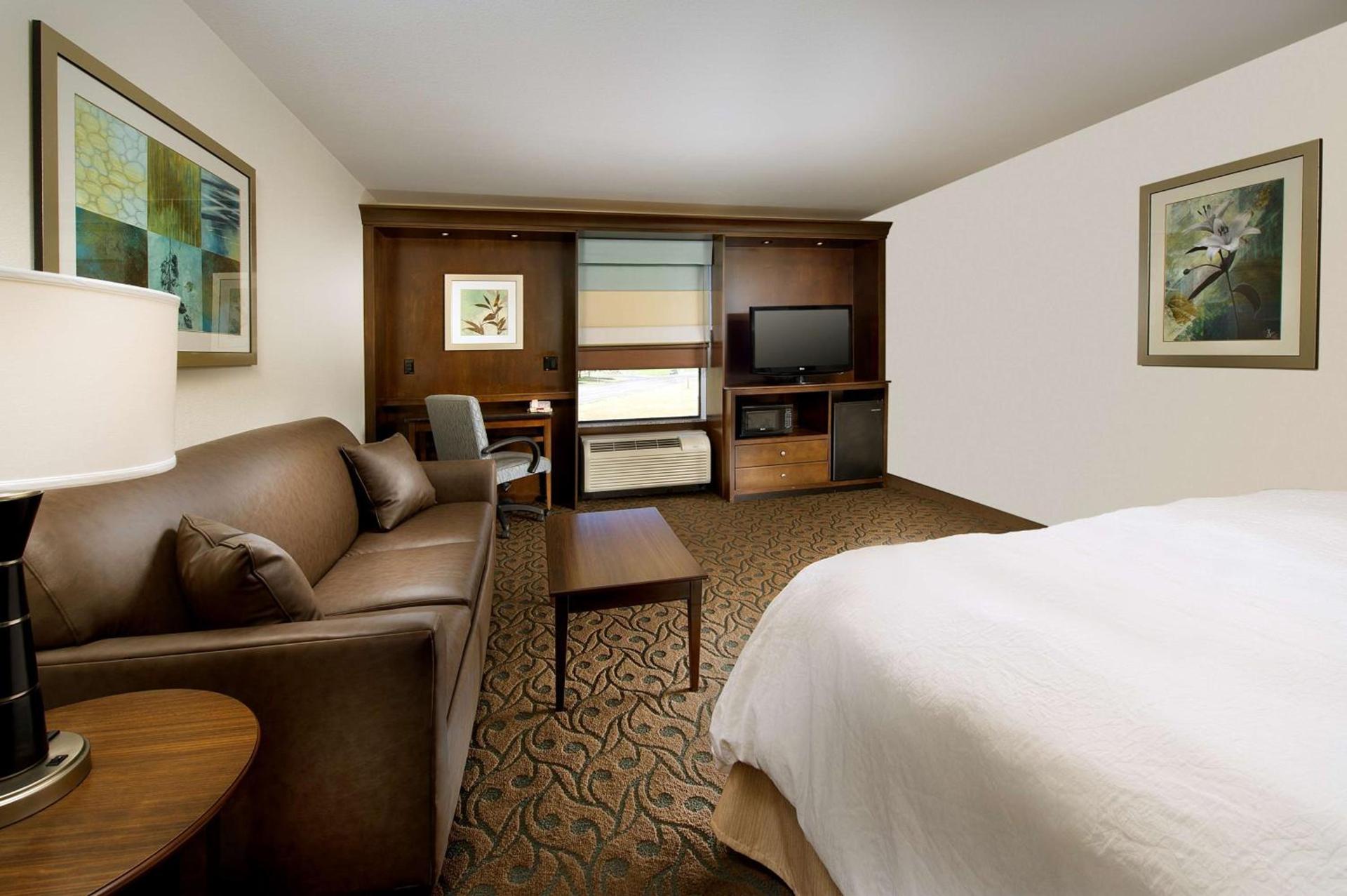 Hampton Inn Pampa photo 16