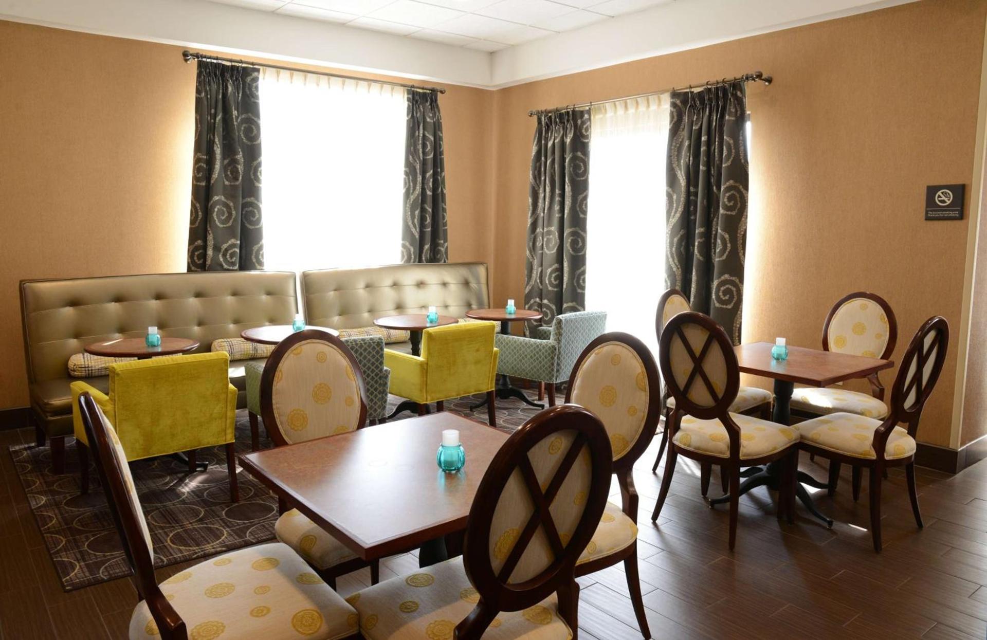 Hampton Inn Americus photo 3