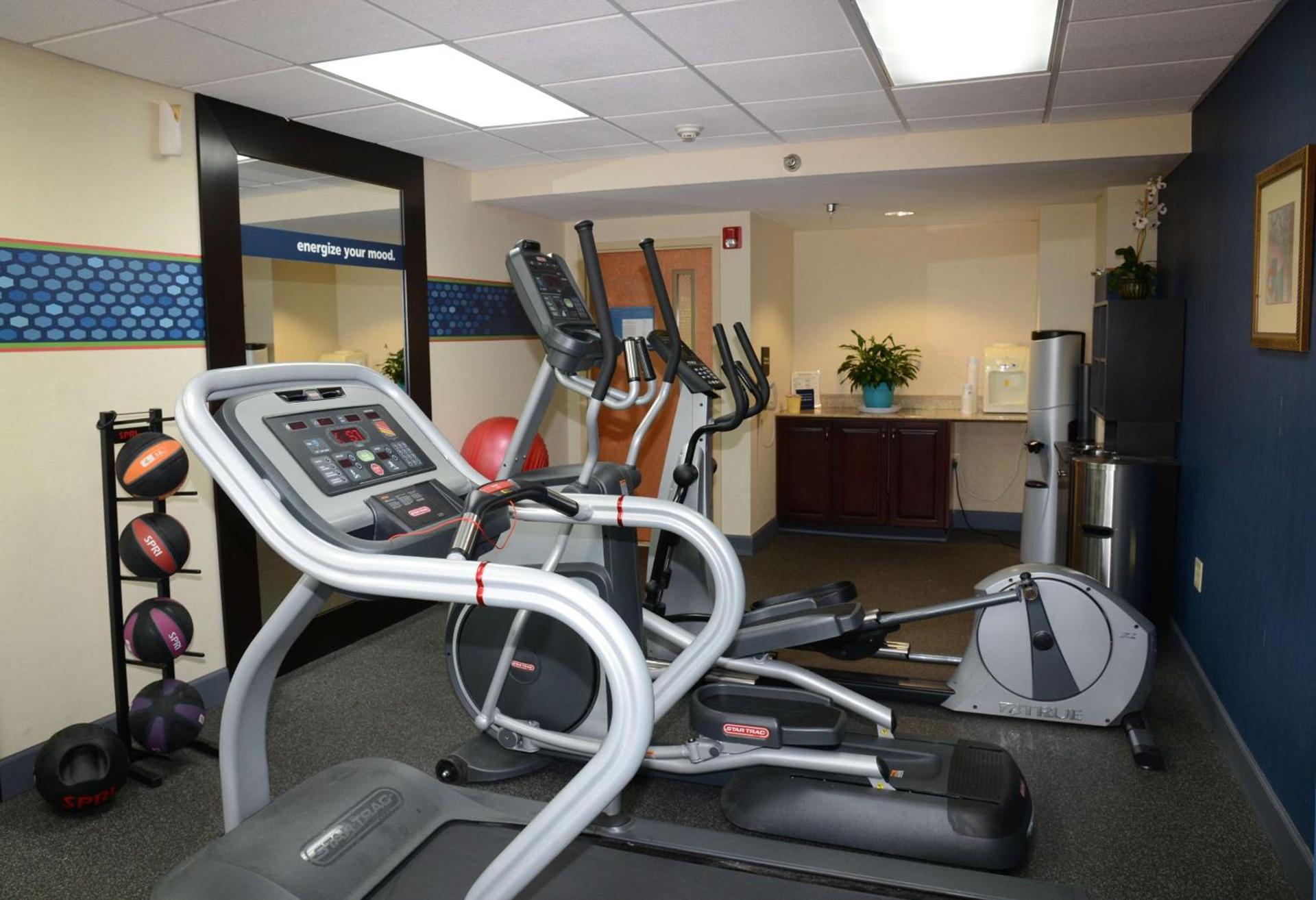 Hampton Inn Americus photo 10