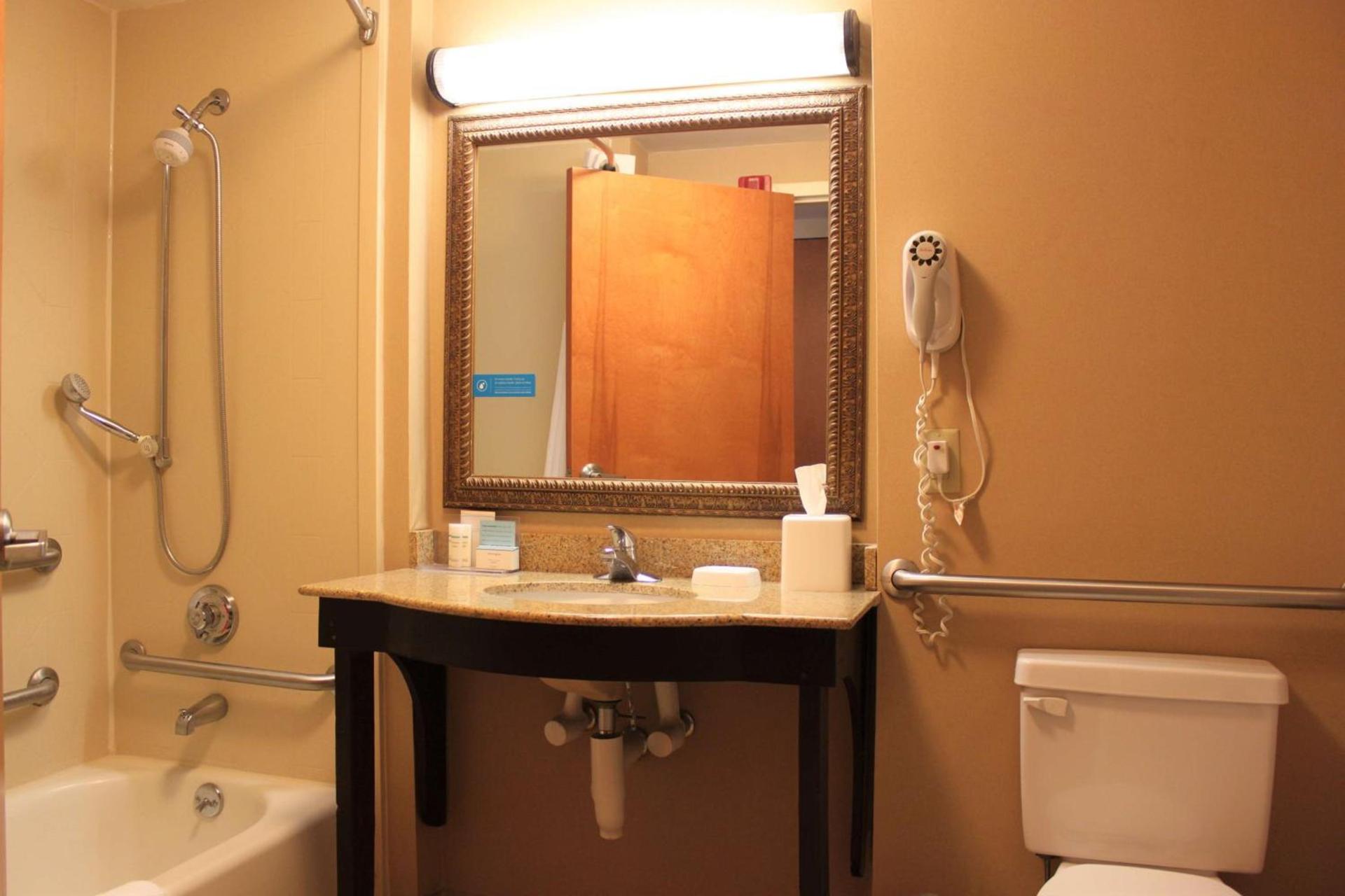 Hampton Inn Americus photo 21
