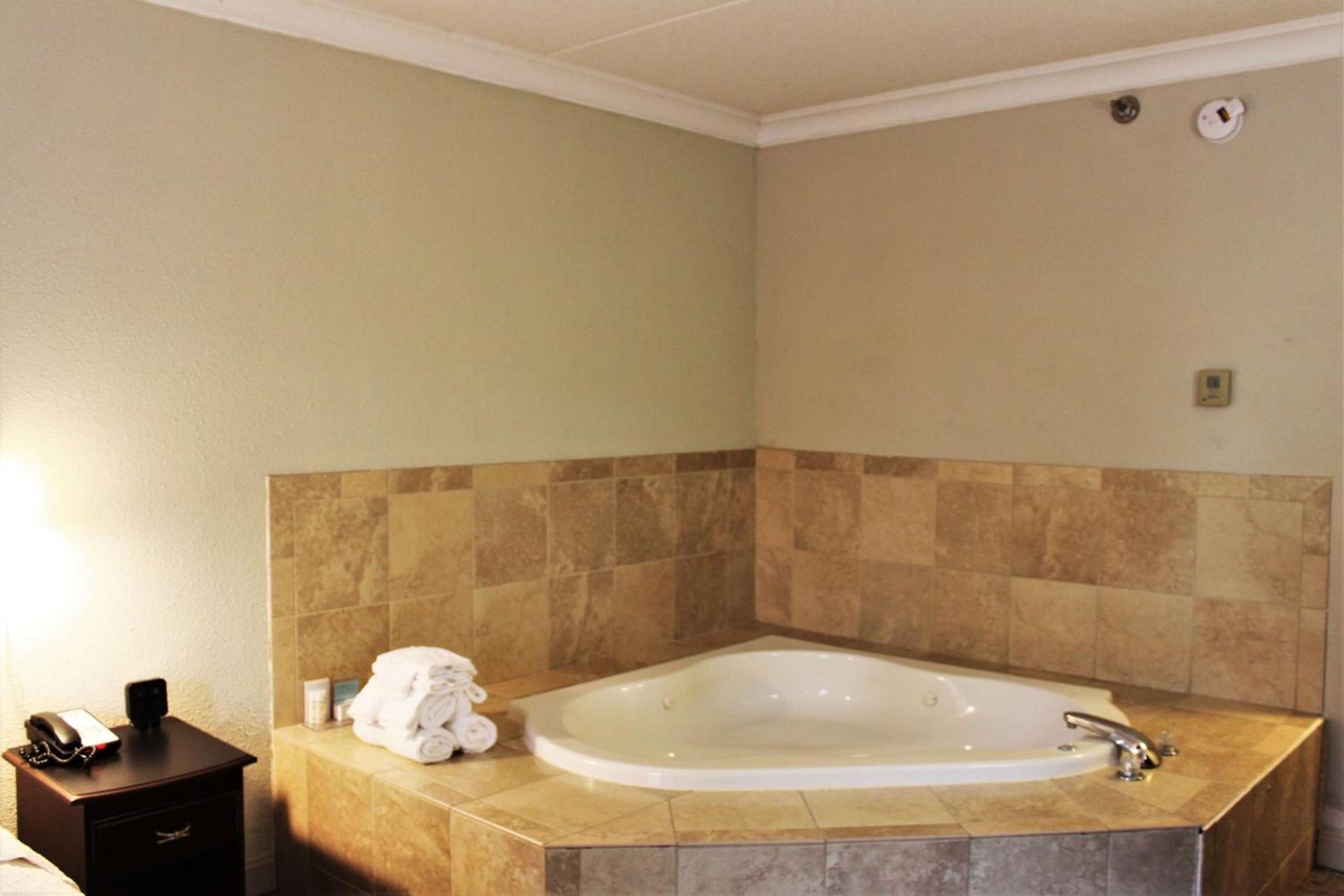 Hampton Inn Americus photo 23