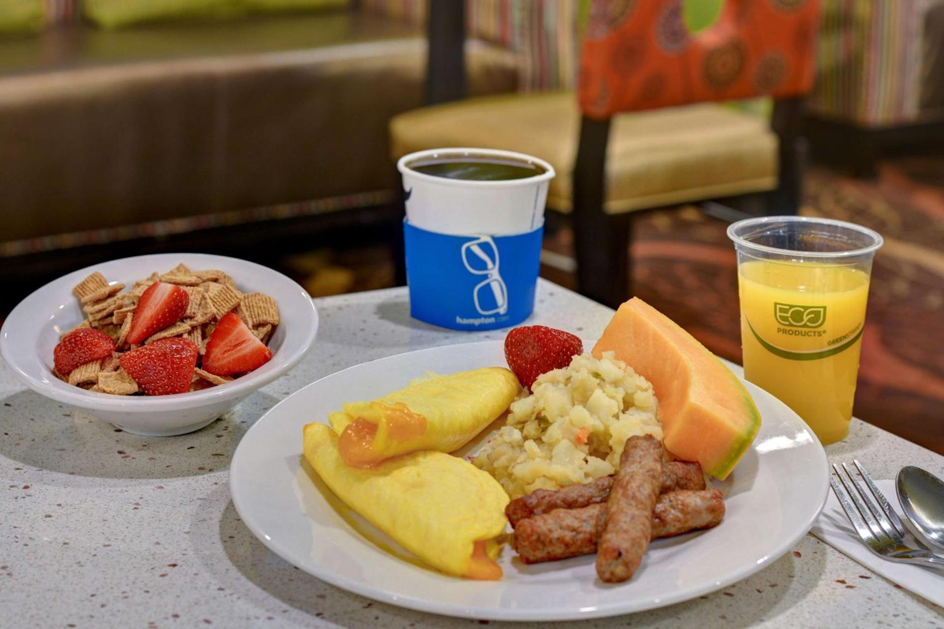 Hampton Inn Anderson photo 11