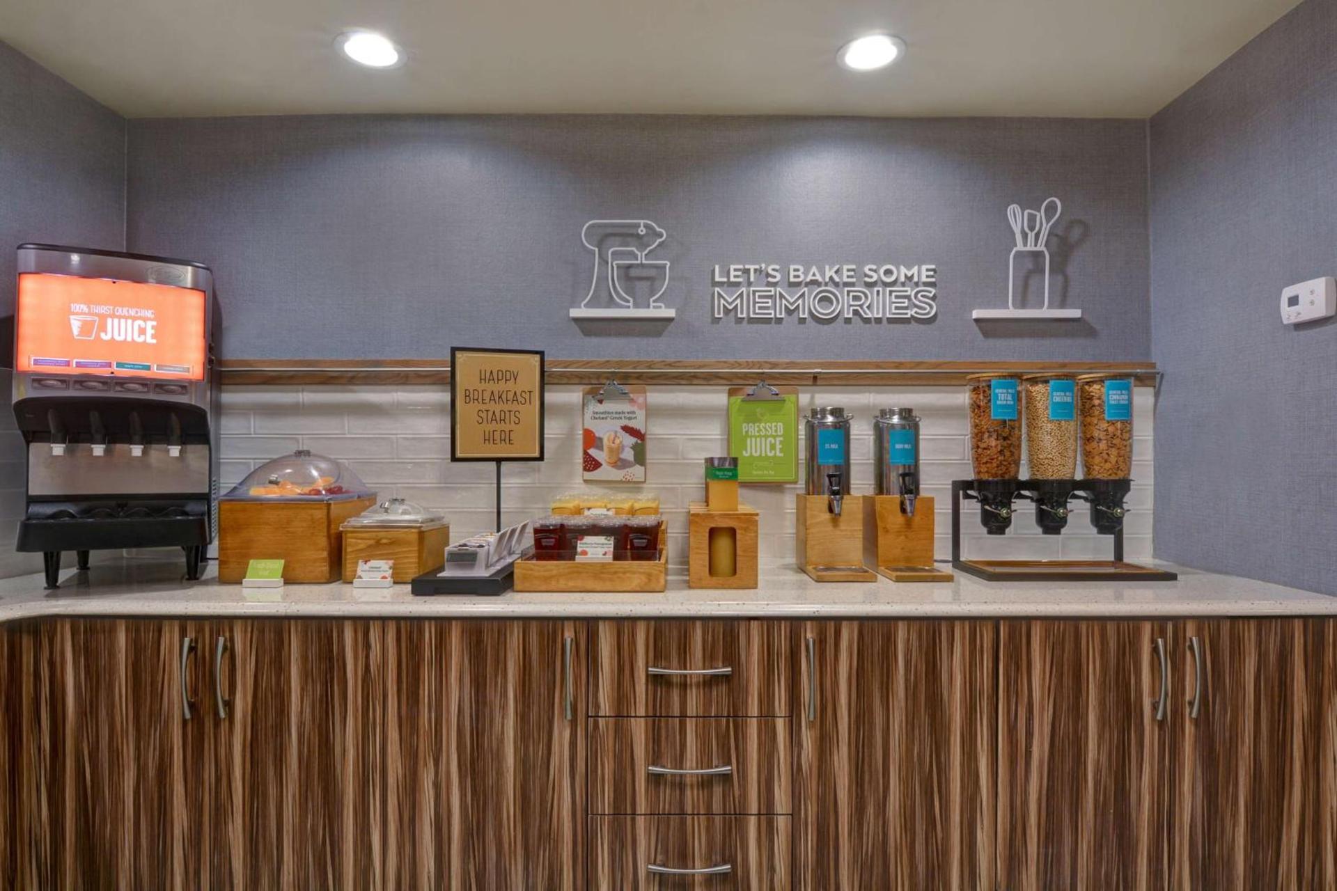 Hampton Inn Anderson photo 15