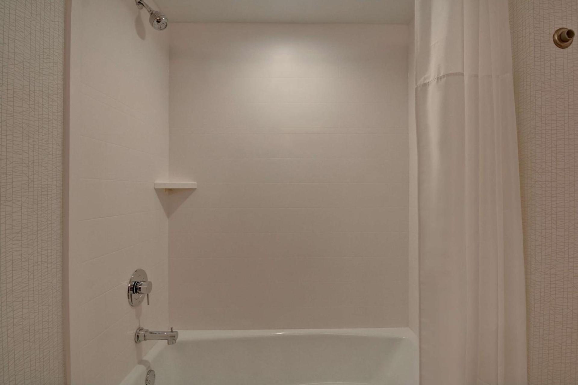 Hampton Inn Anderson photo 30