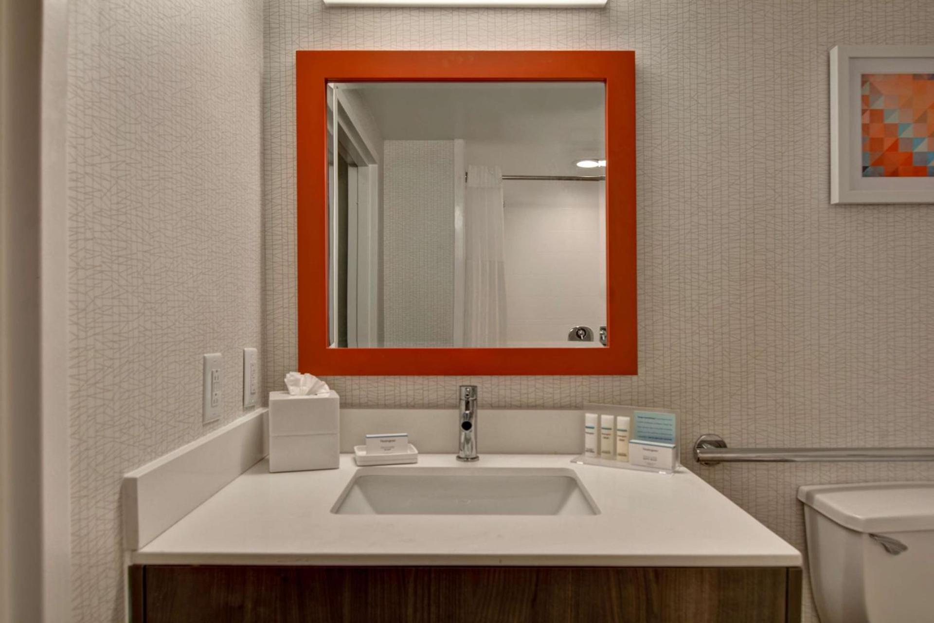 Hampton Inn Anderson photo 33