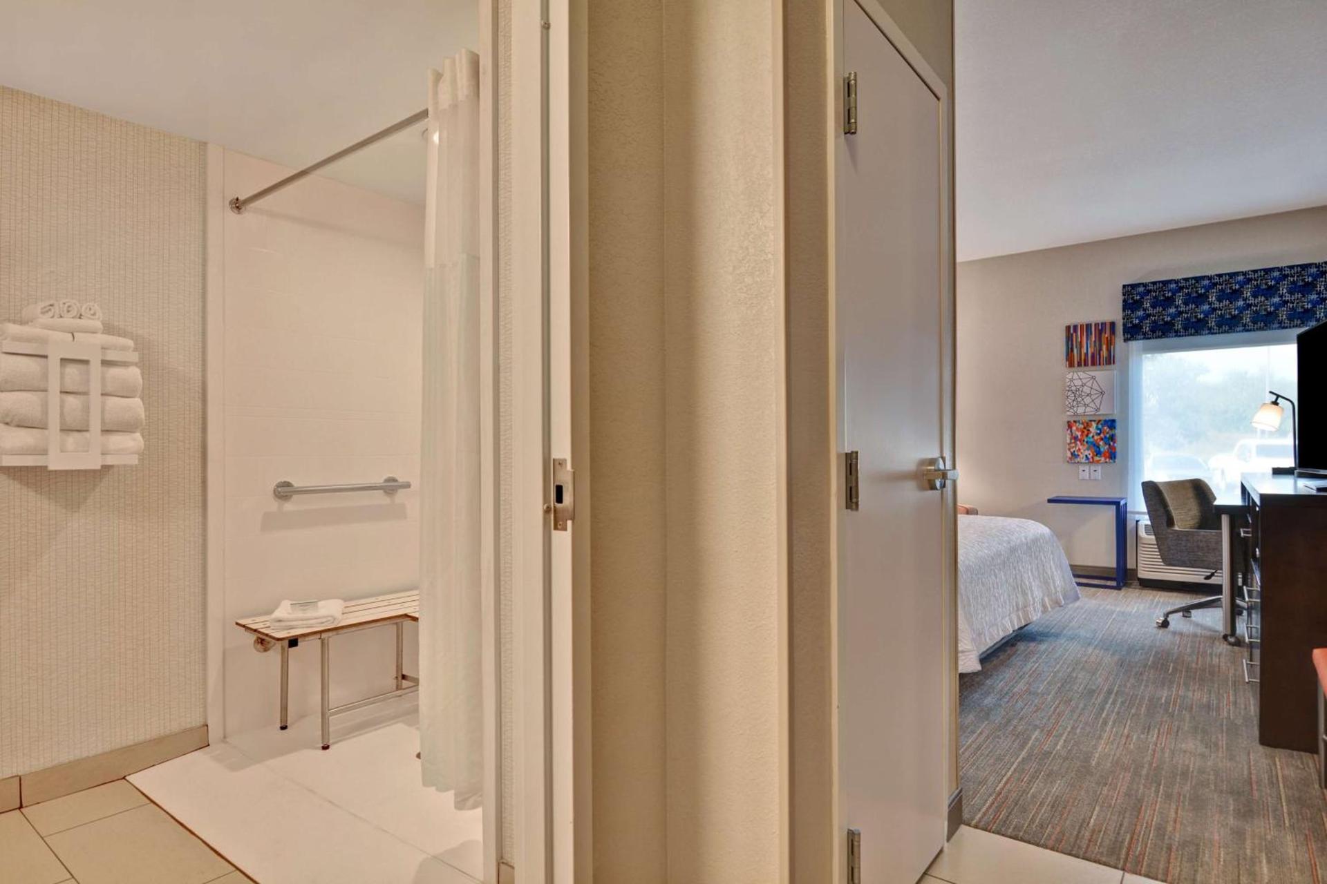 Hampton Inn Anderson photo 34