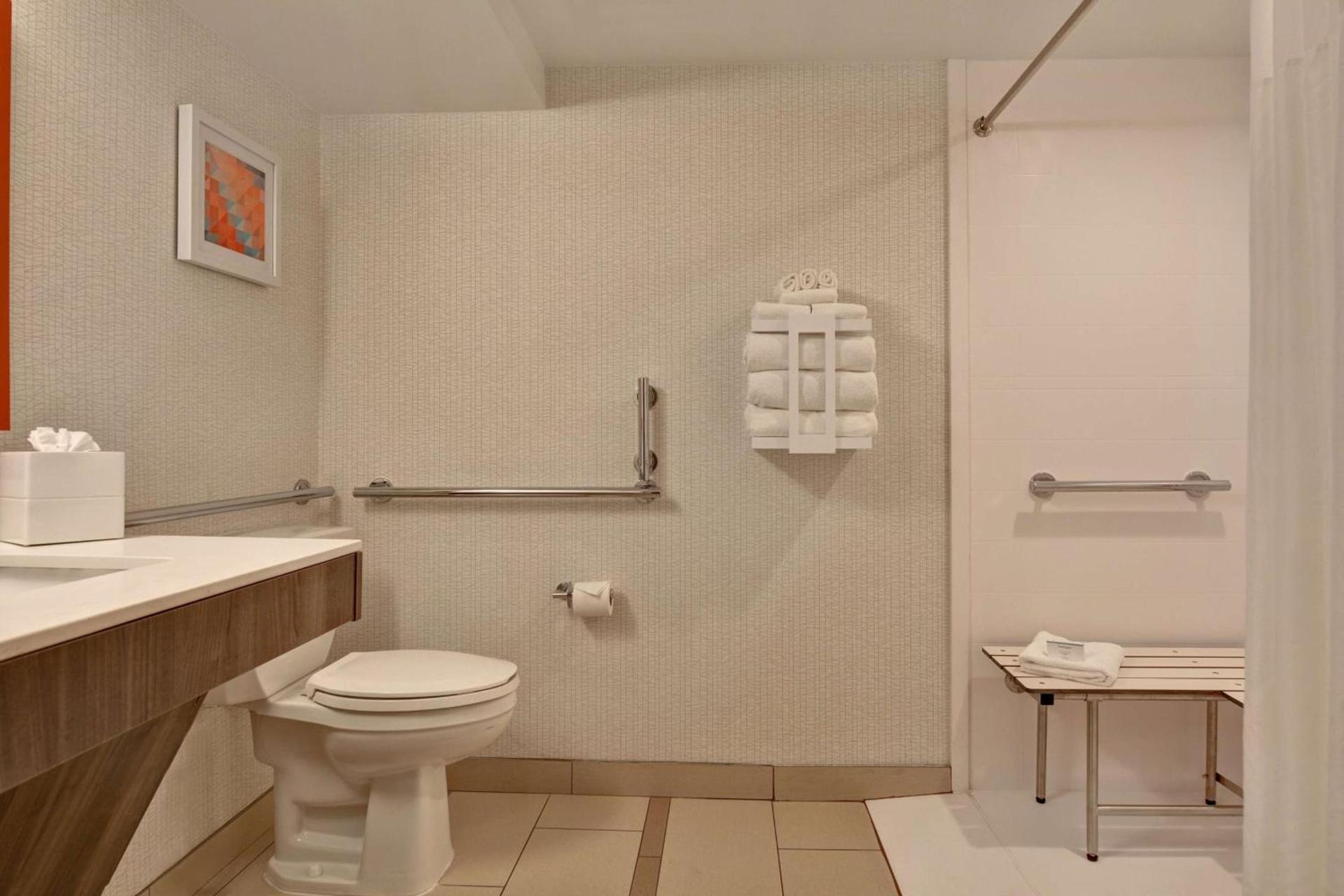 Hampton Inn Anderson photo 35