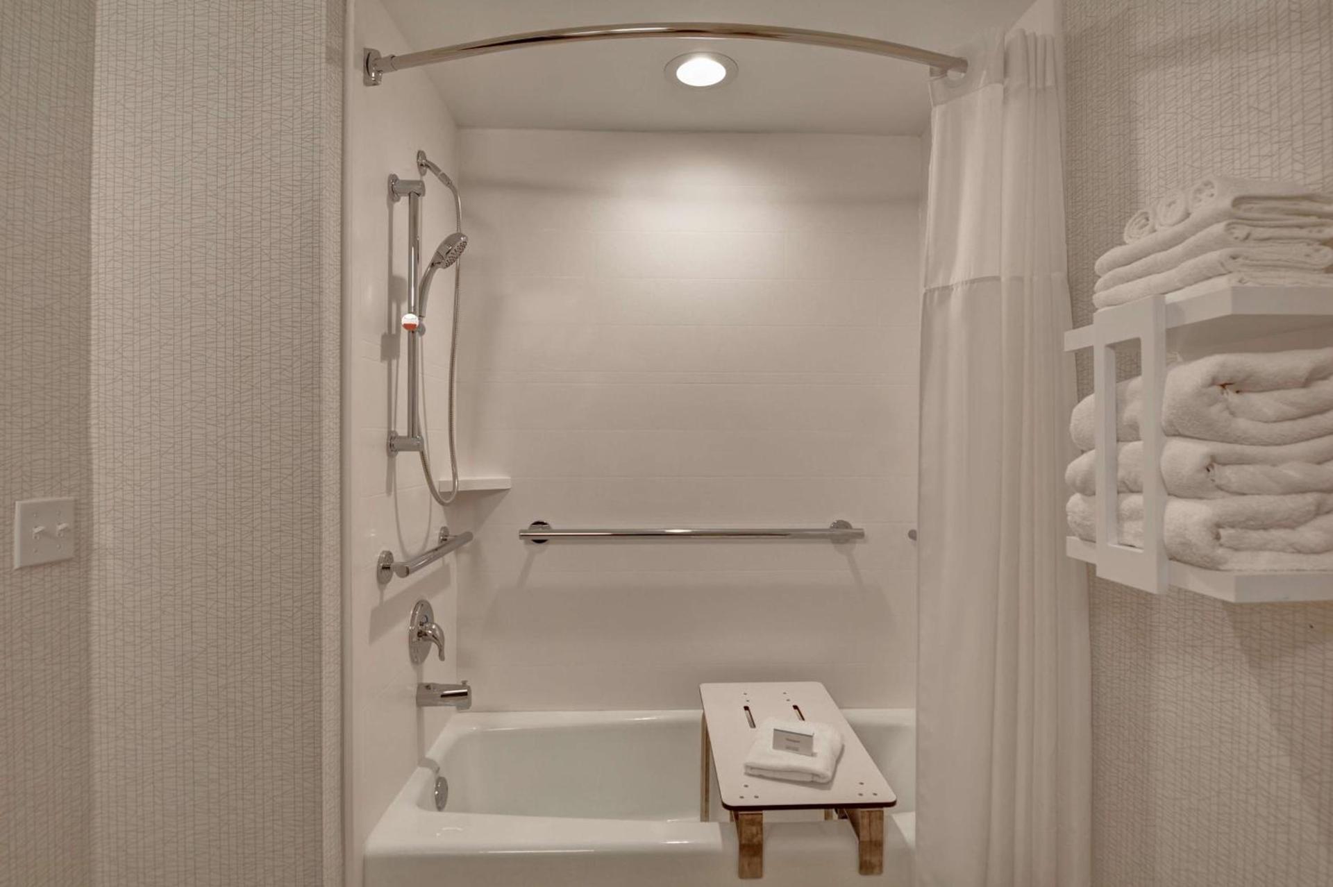 Hampton Inn Anderson photo 36